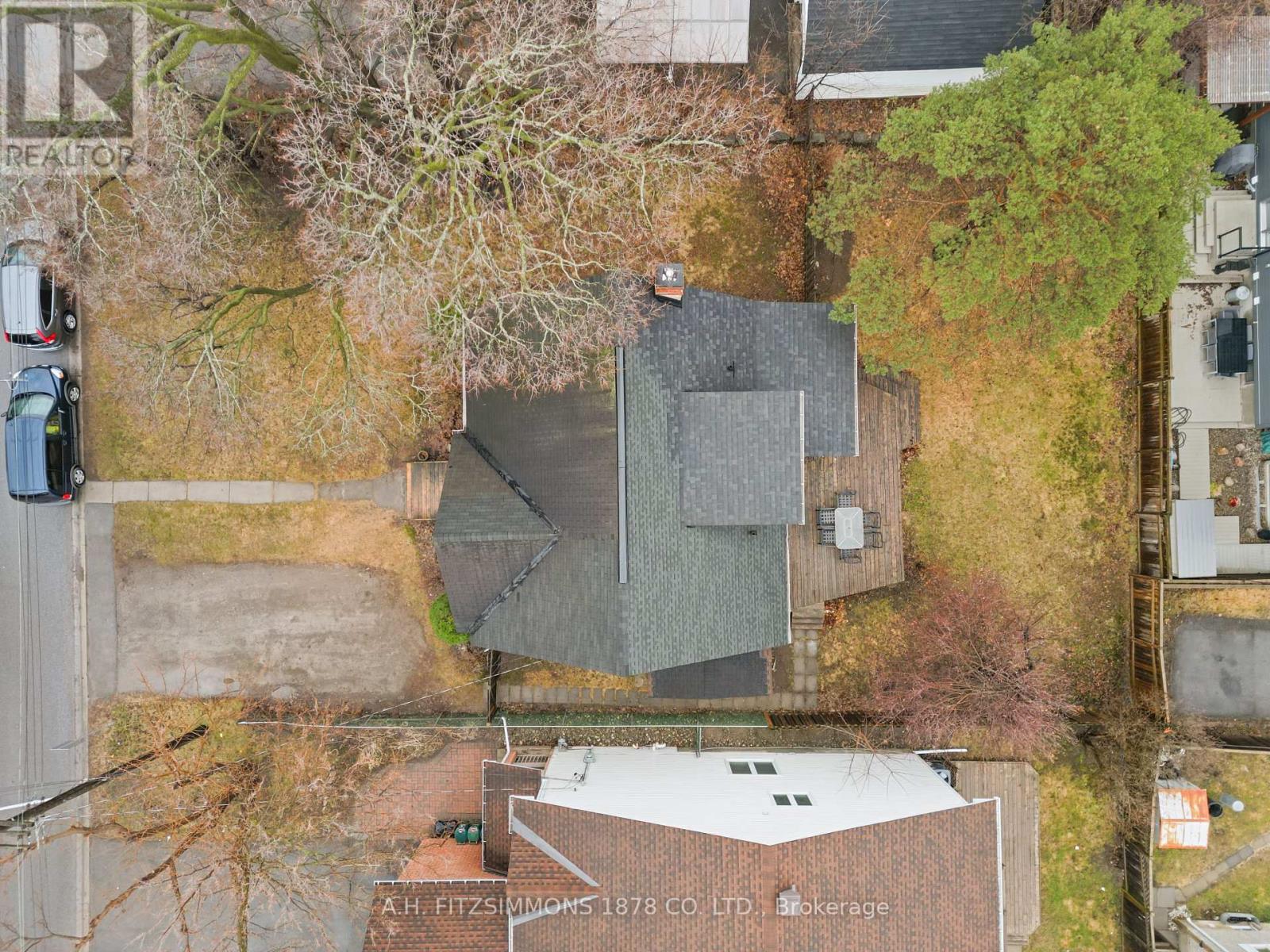 564 TWEEDSMUIR AVENUE - 39