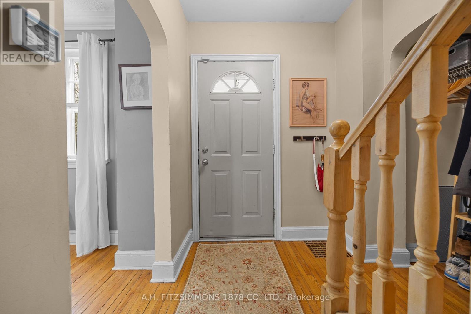 564 TWEEDSMUIR AVENUE - 4