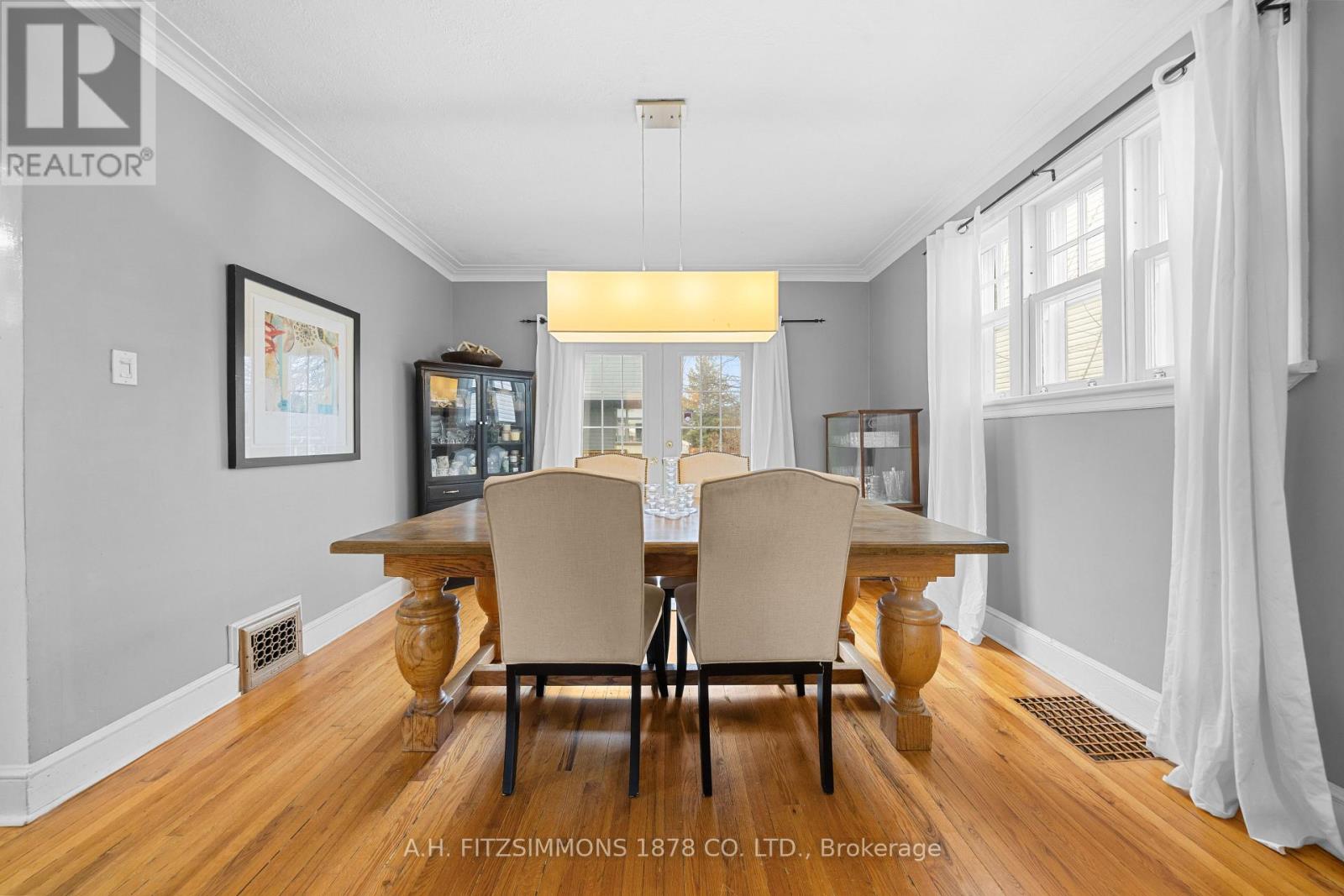 564 TWEEDSMUIR AVENUE - 8