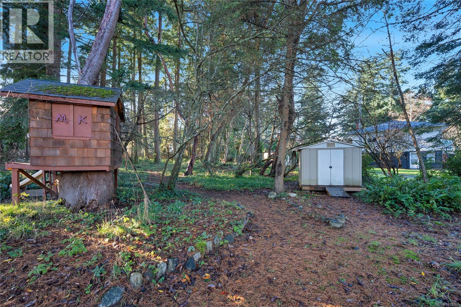 2229 Arbutus Rd - 58