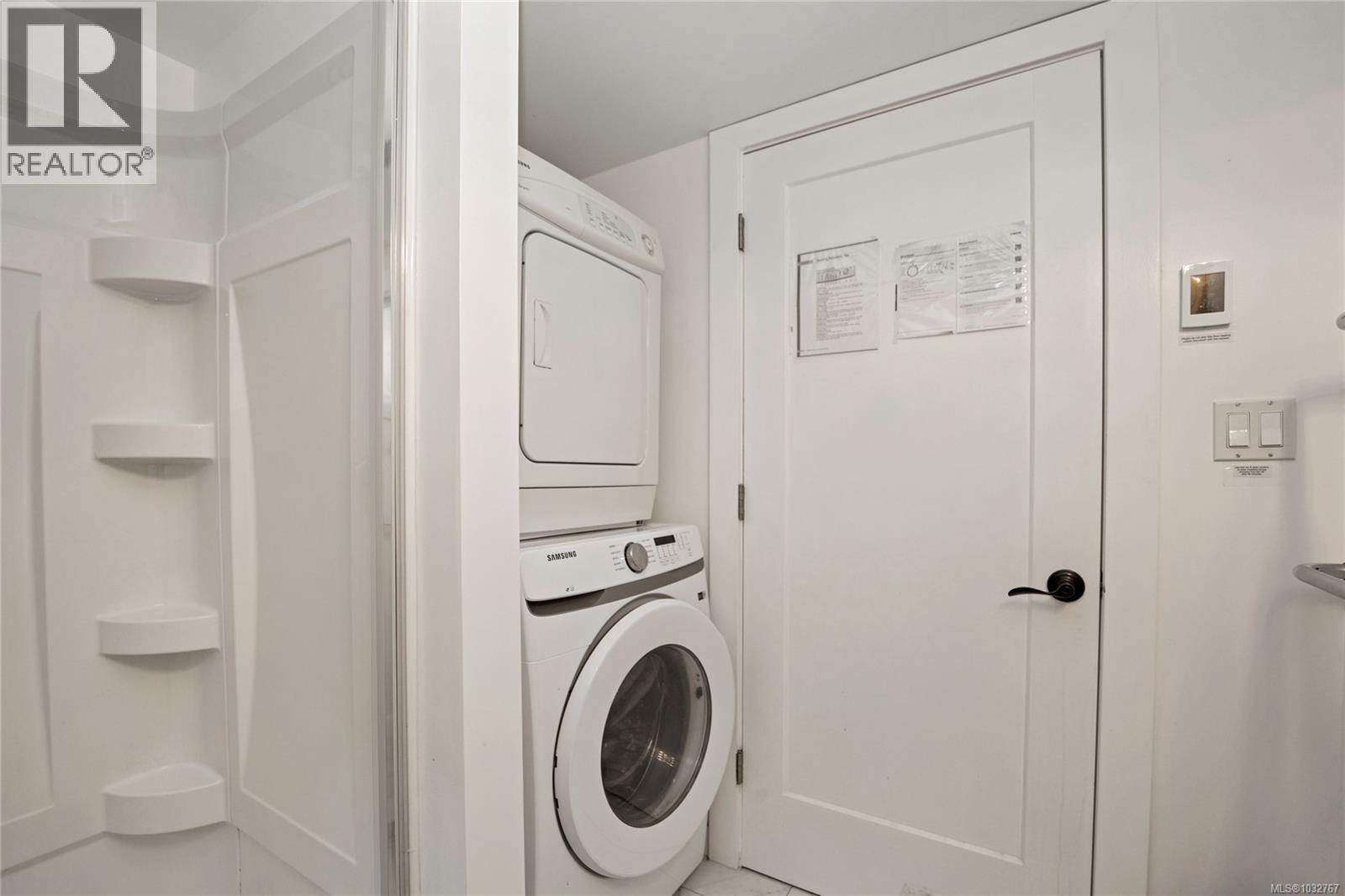 2229 Arbutus Rd - 39