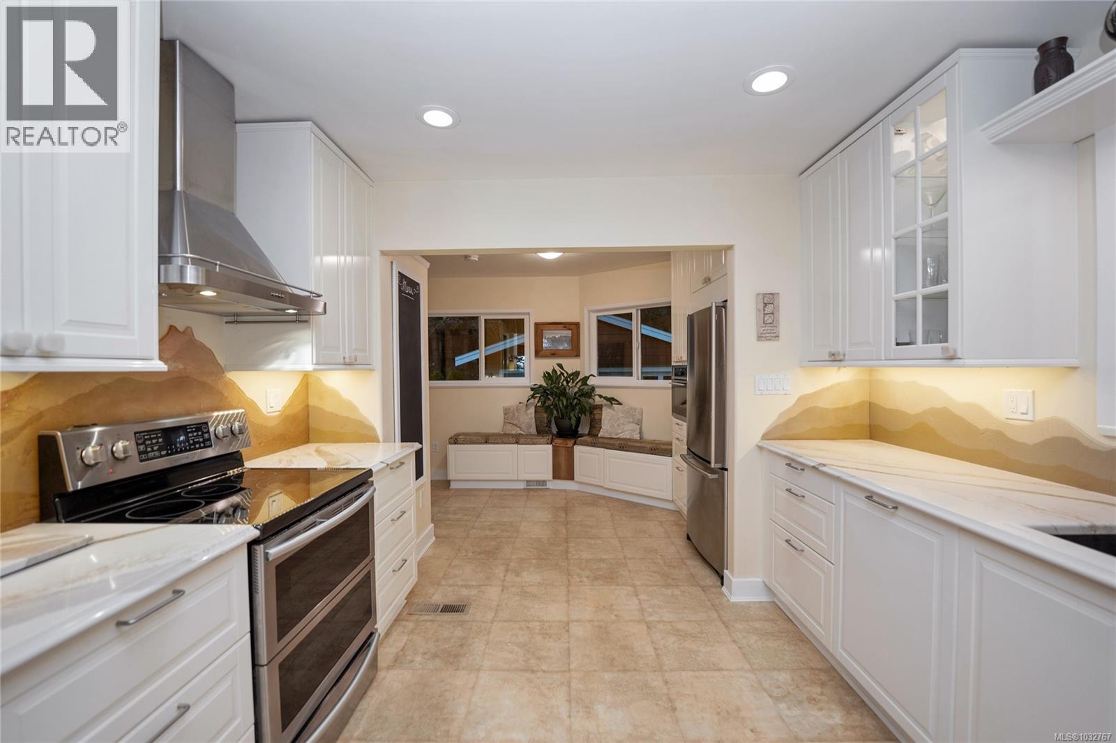 2229 Arbutus Rd - 14