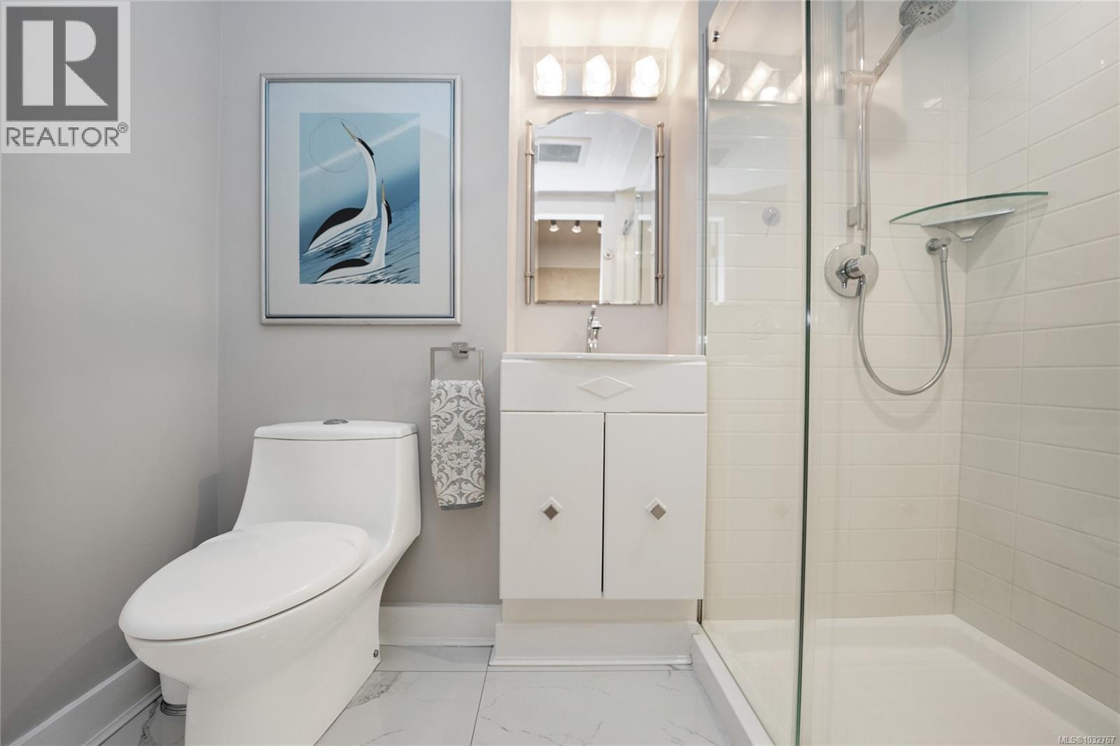 2229 Arbutus Rd - 23