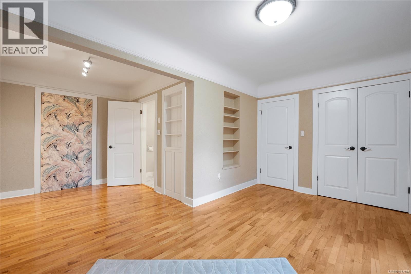 2229 Arbutus Rd - 21