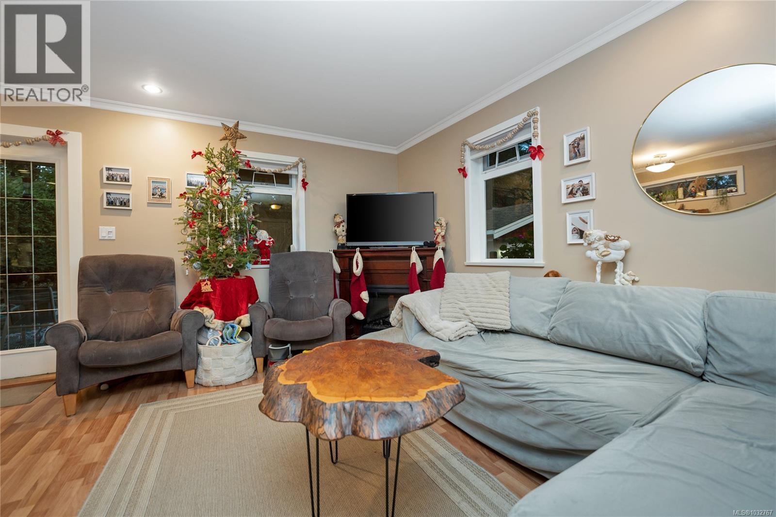 2229 Arbutus Rd - 47