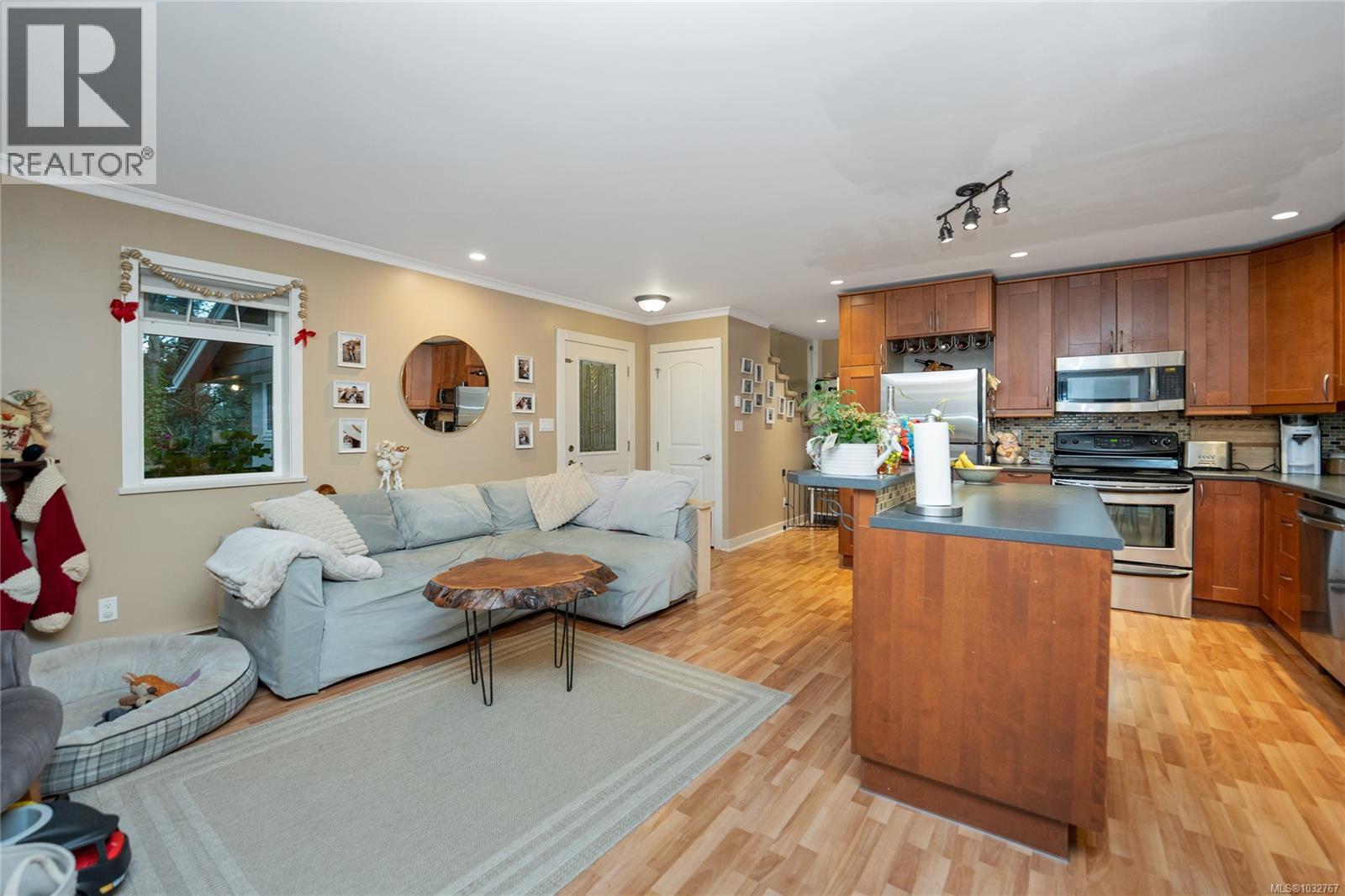 2229 Arbutus Rd - 44