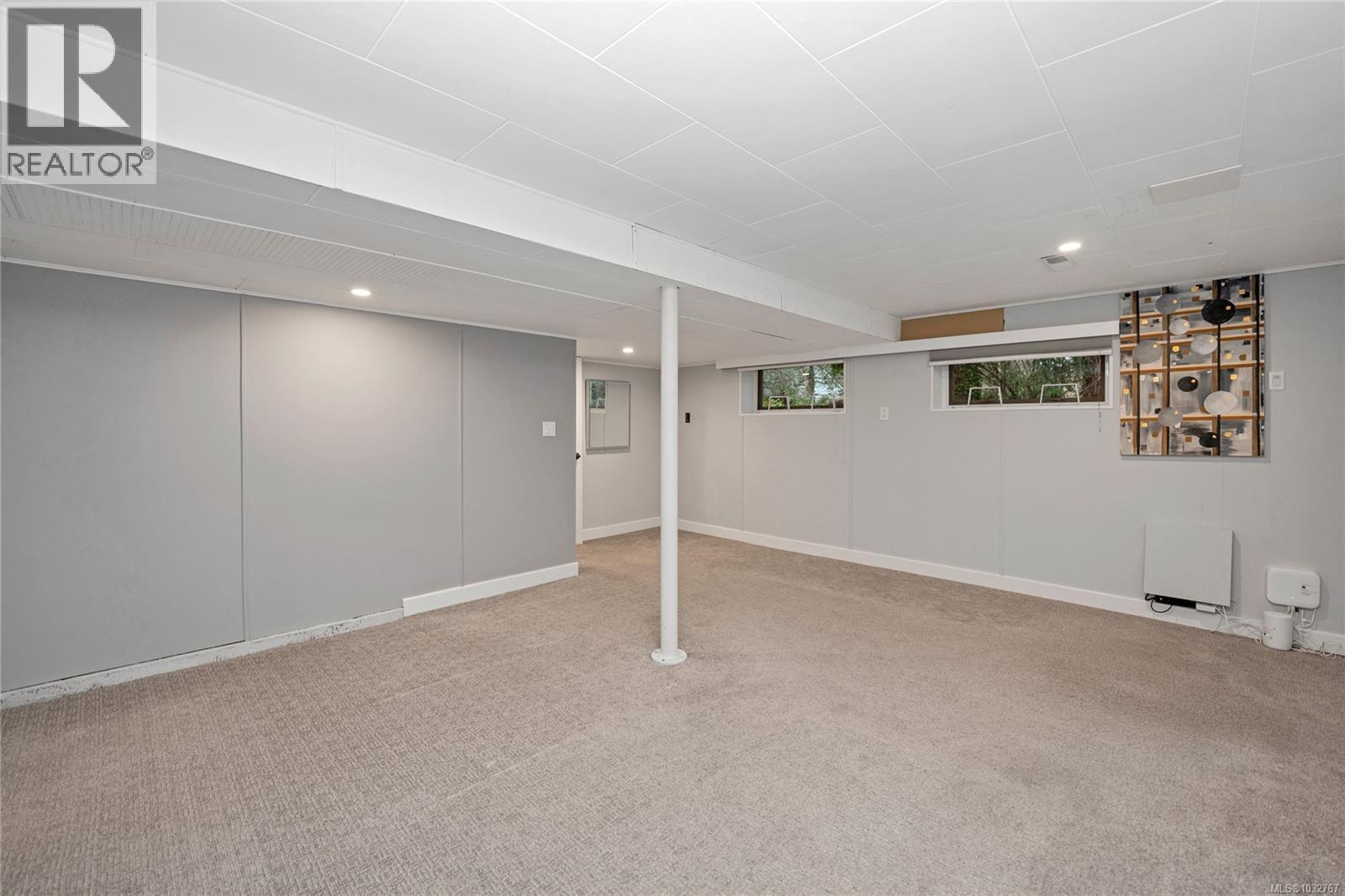 2229 Arbutus Rd - 29