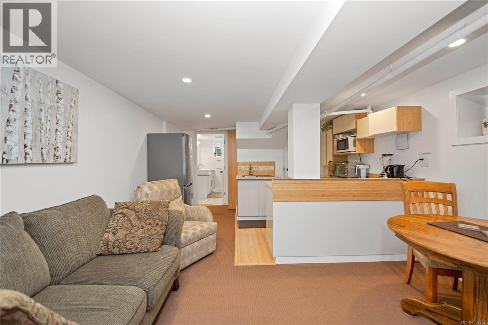 2229 Arbutus Rd - 31
