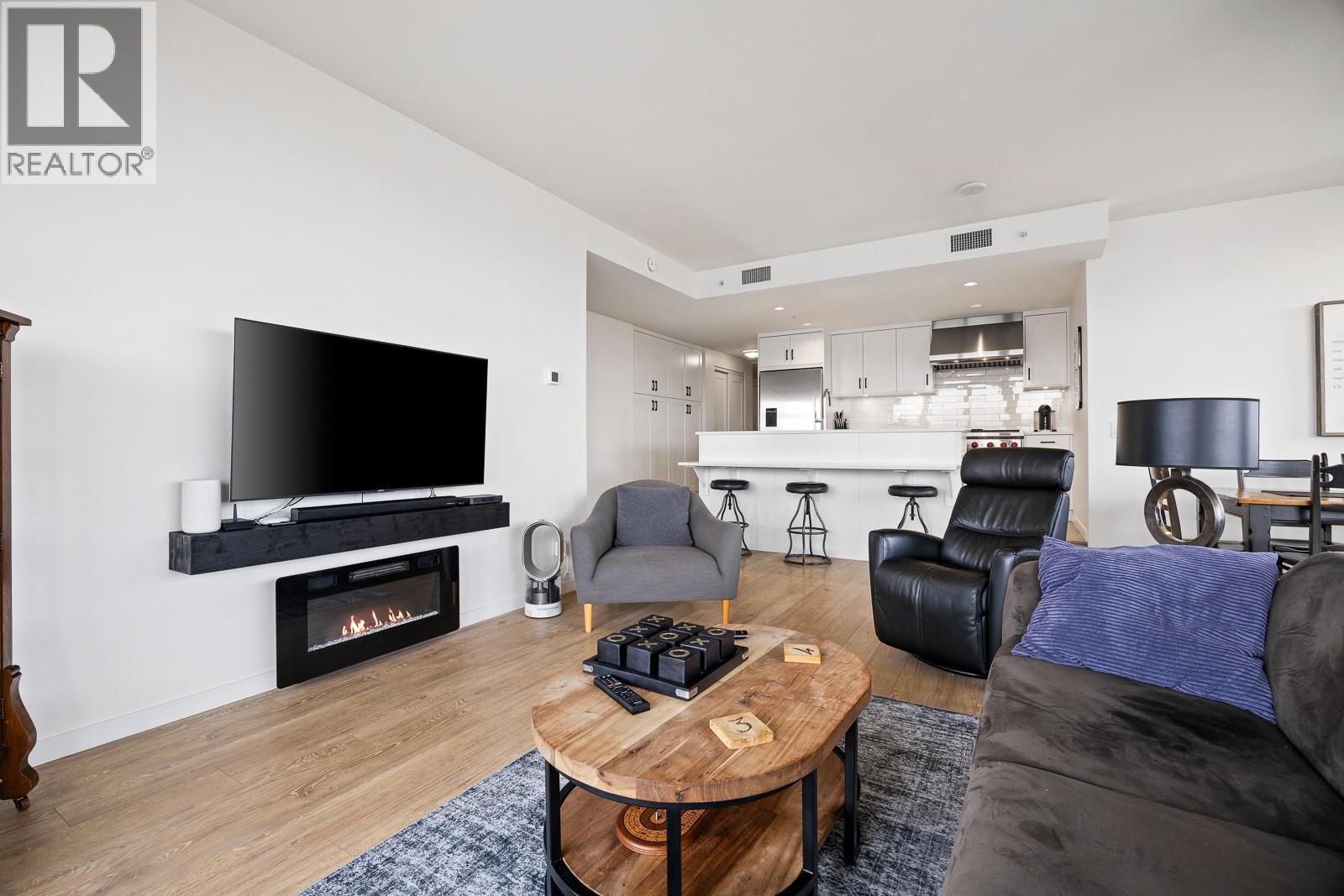 #301 485 Groves Avenue - 7