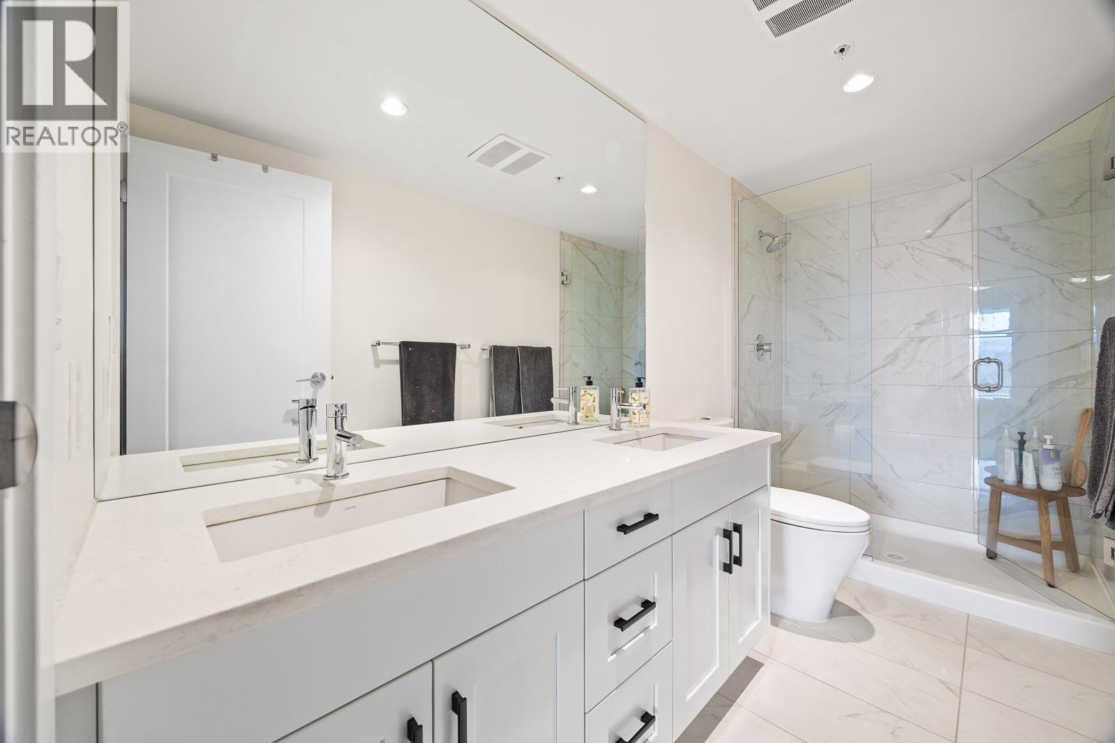 #301 485 Groves Avenue - 17