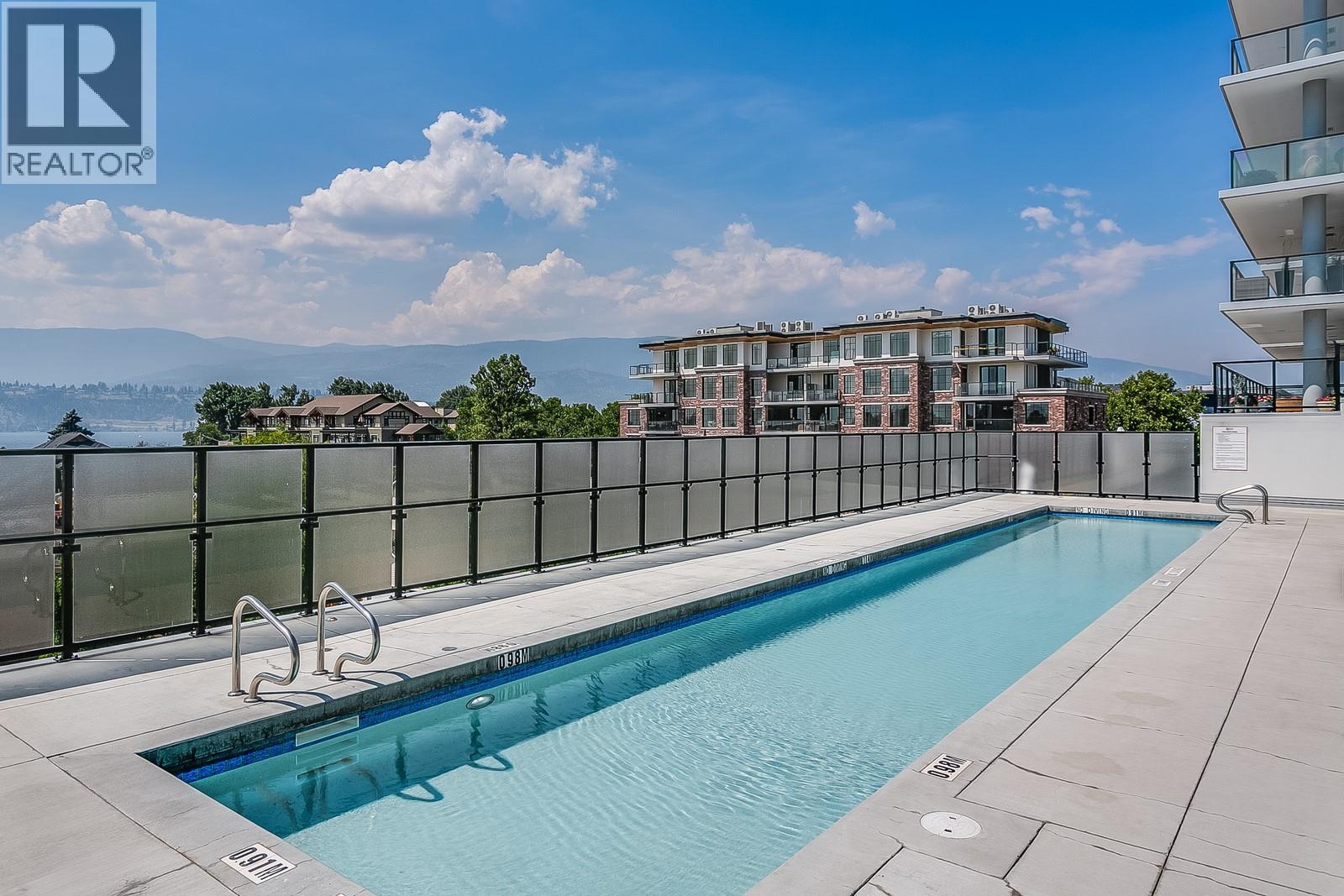 #301 485 Groves Avenue - 37