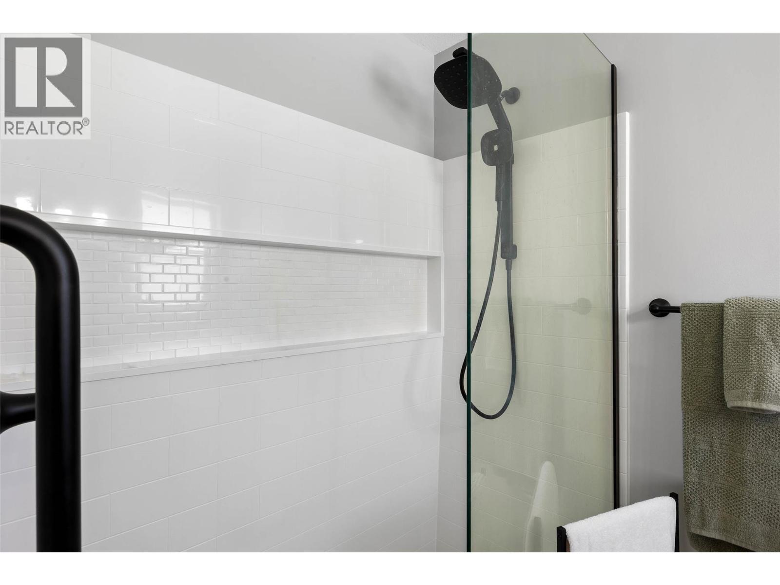 #15 481 Monarch Court - 13