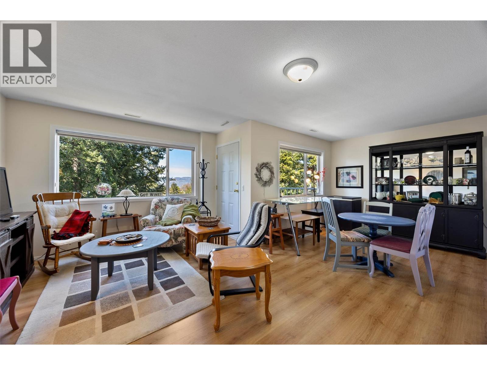 #15 481 Monarch Court - 18