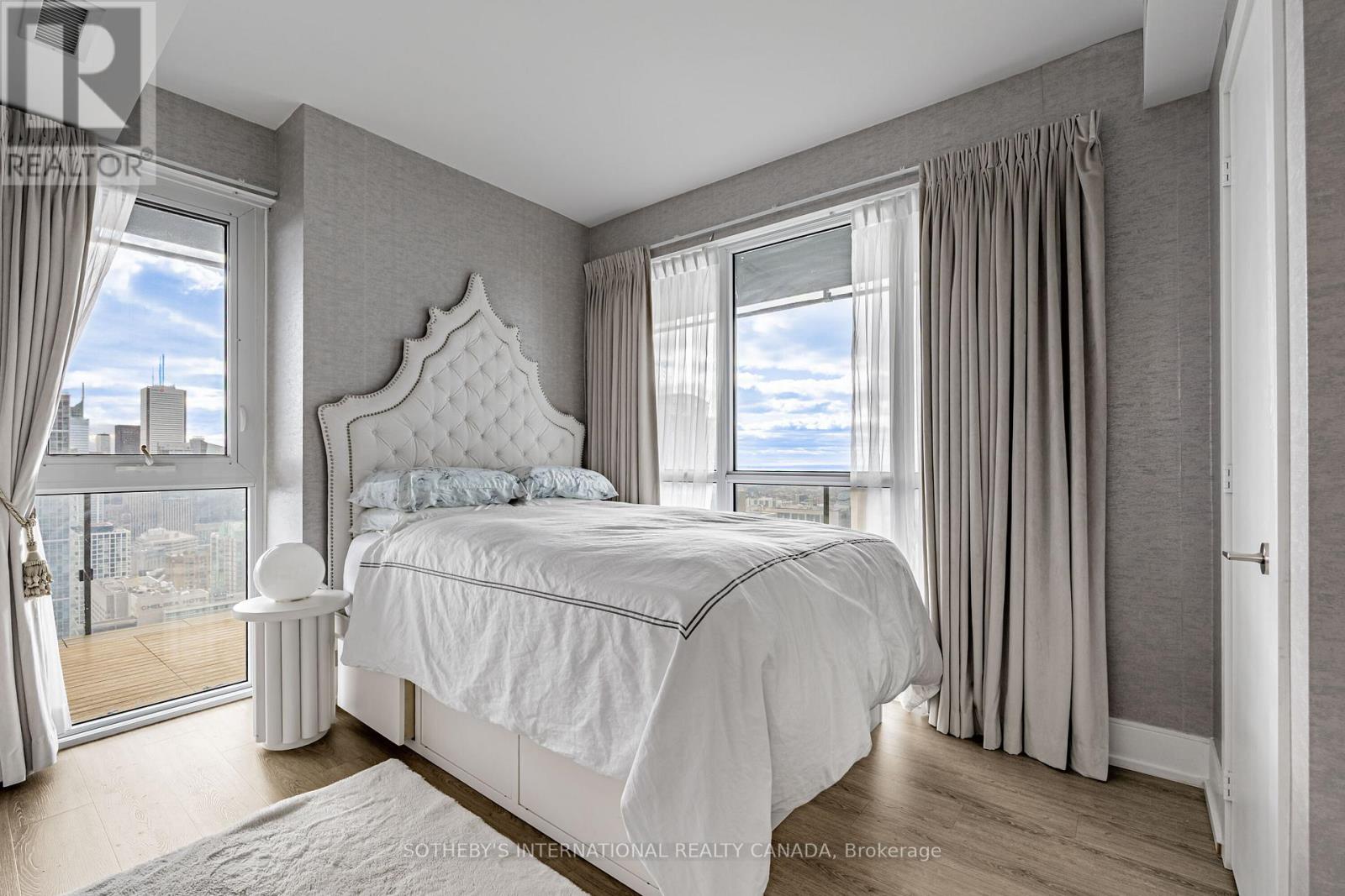 #4511 7 GRENVILLE STREET - 15