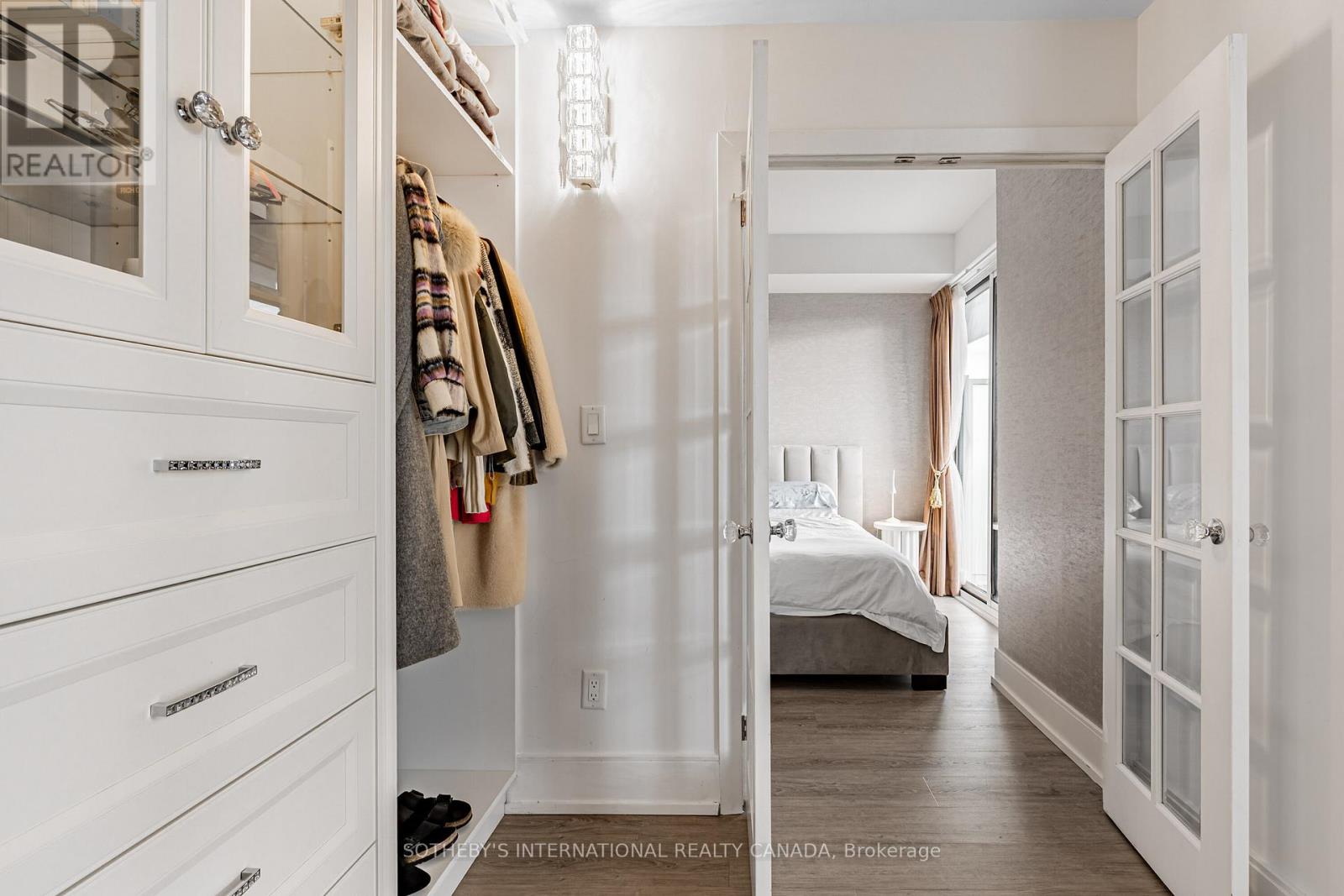 #4511 7 GRENVILLE STREET - 19