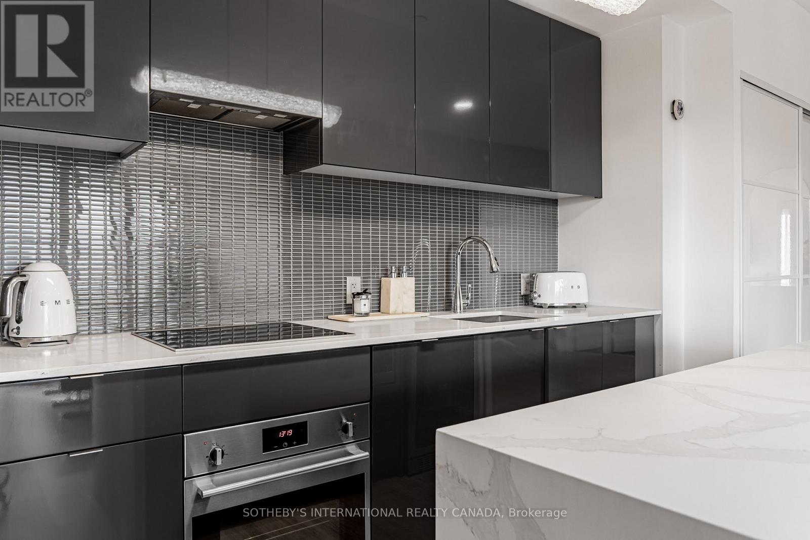 #4511 7 GRENVILLE STREET - 8