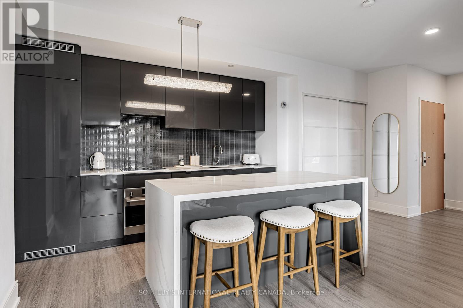 #4511 7 GRENVILLE STREET - 9