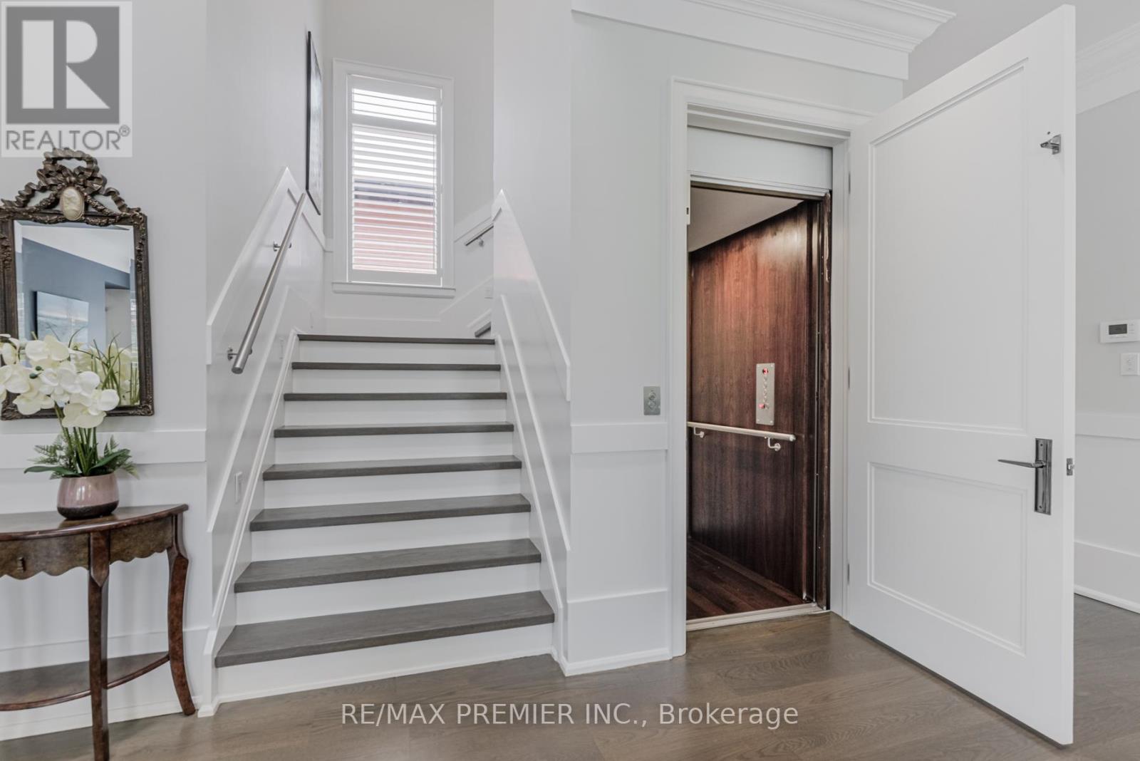 111 CODSELL AVENUE - 6