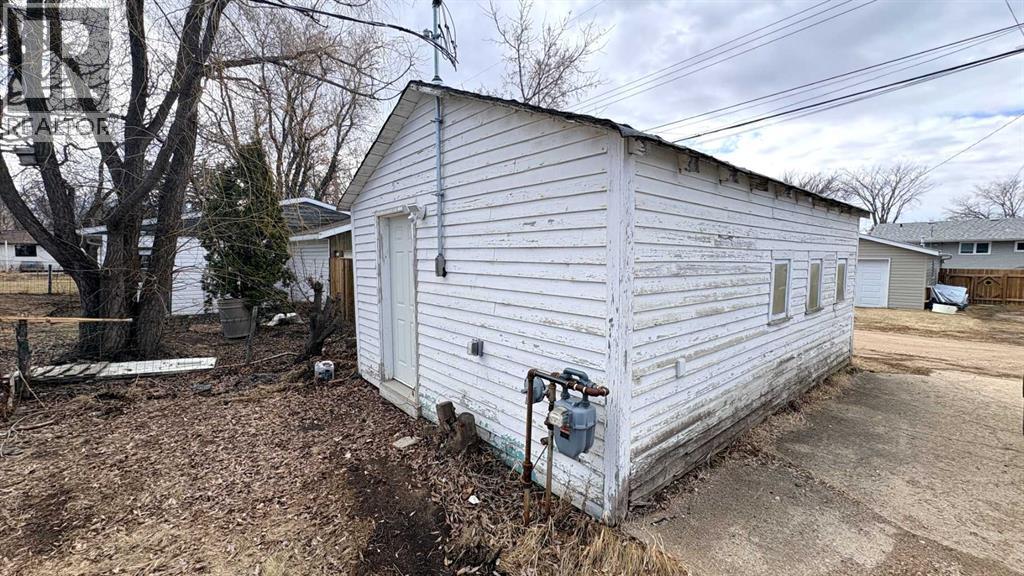 Garage with with RV plug