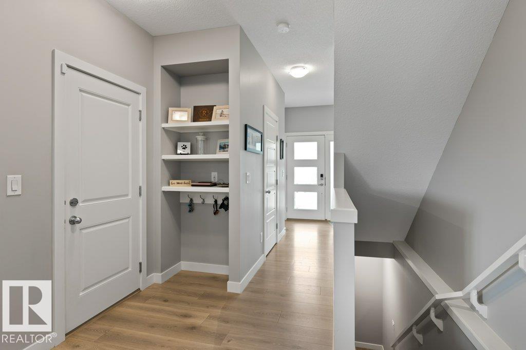 20008 18 AV NW, Edmonton