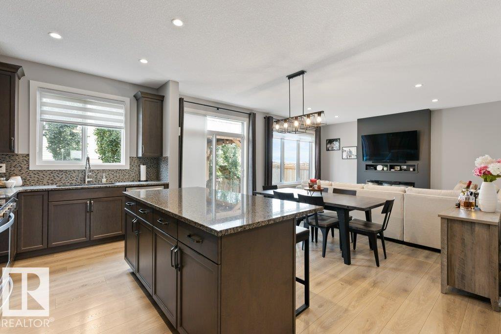 20008 18 AV NW, Edmonton