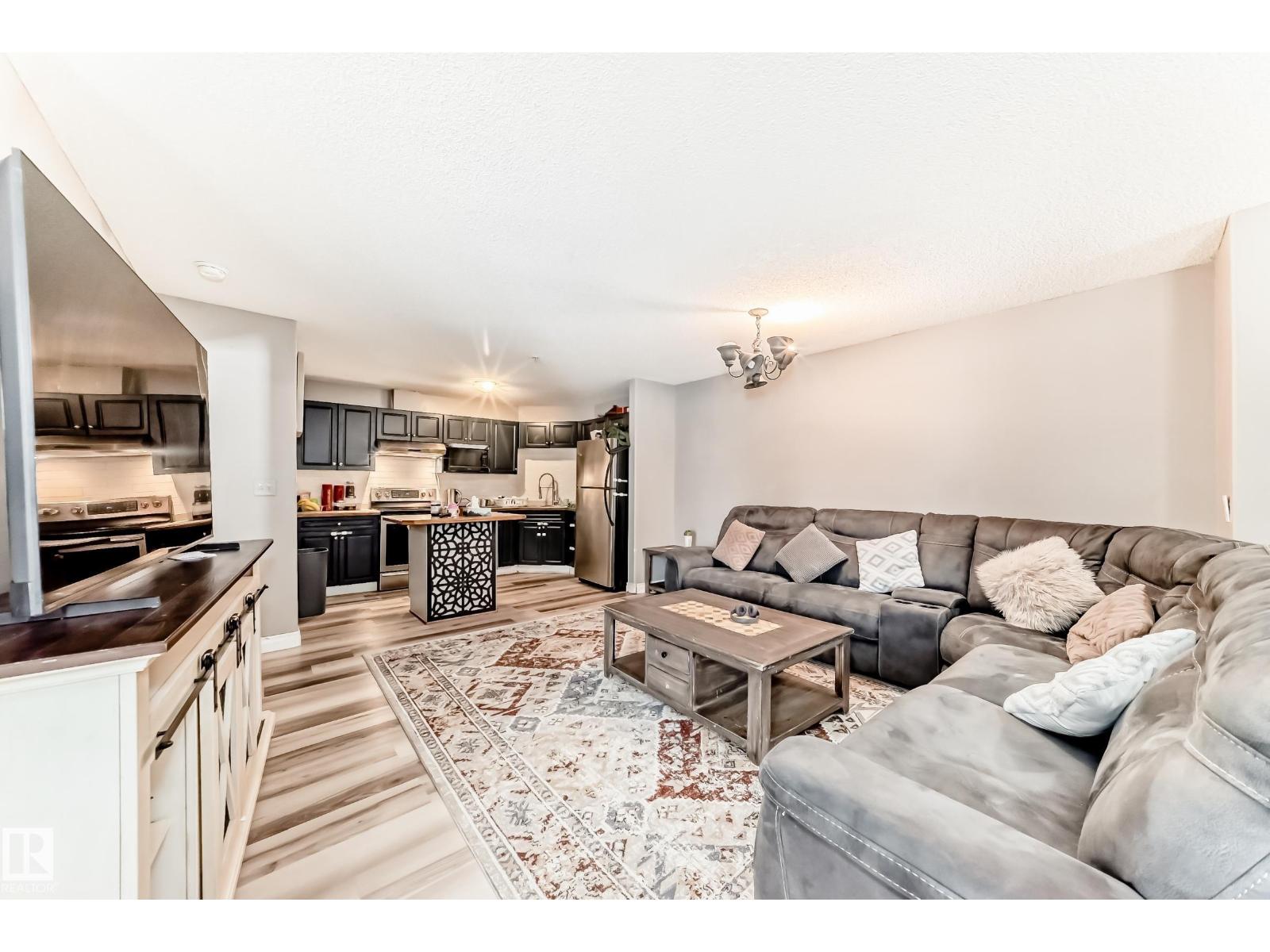 #102 16221 95 ST NW, Edmonton