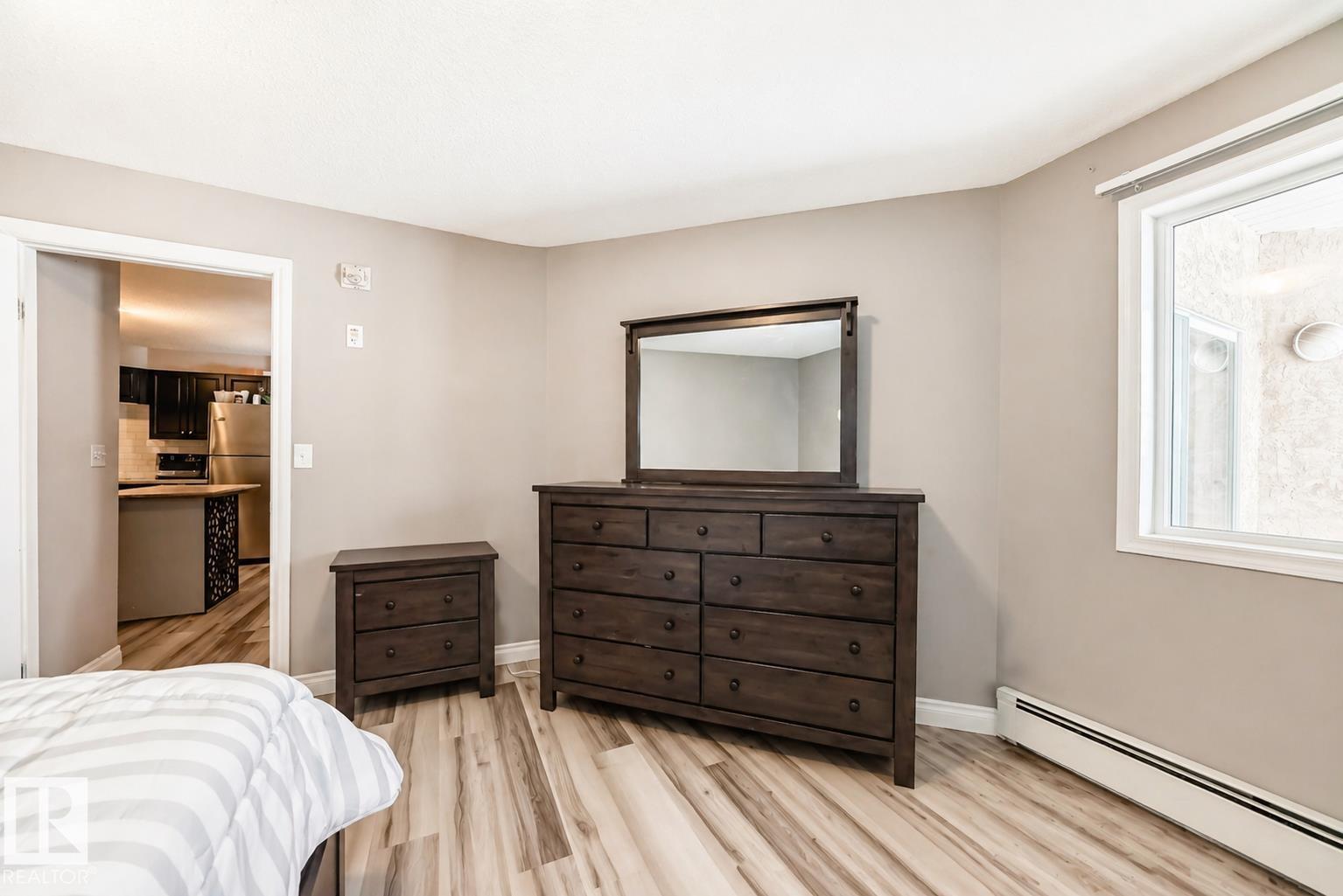 #102 16221 95 ST NW, Edmonton