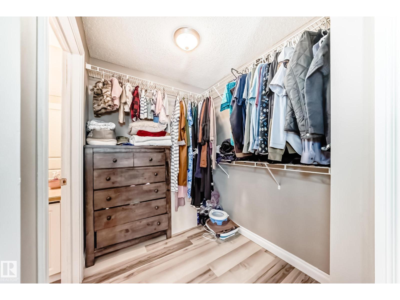 #102 16221 95 ST NW, Edmonton