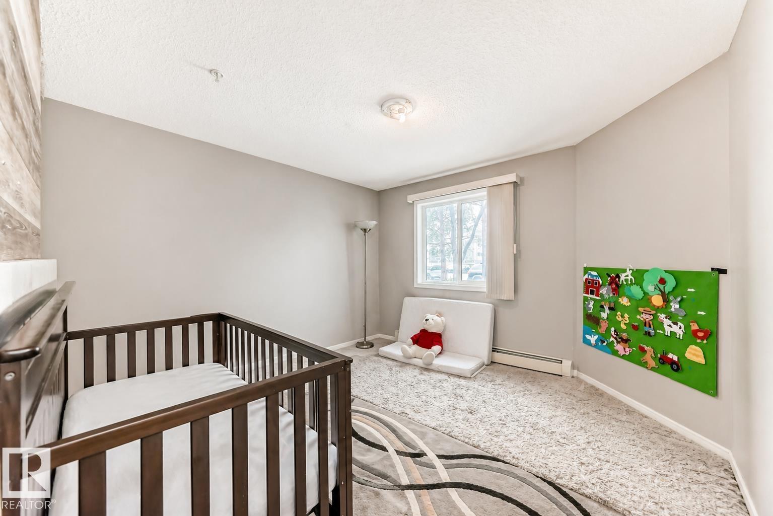 #102 16221 95 ST NW, Edmonton