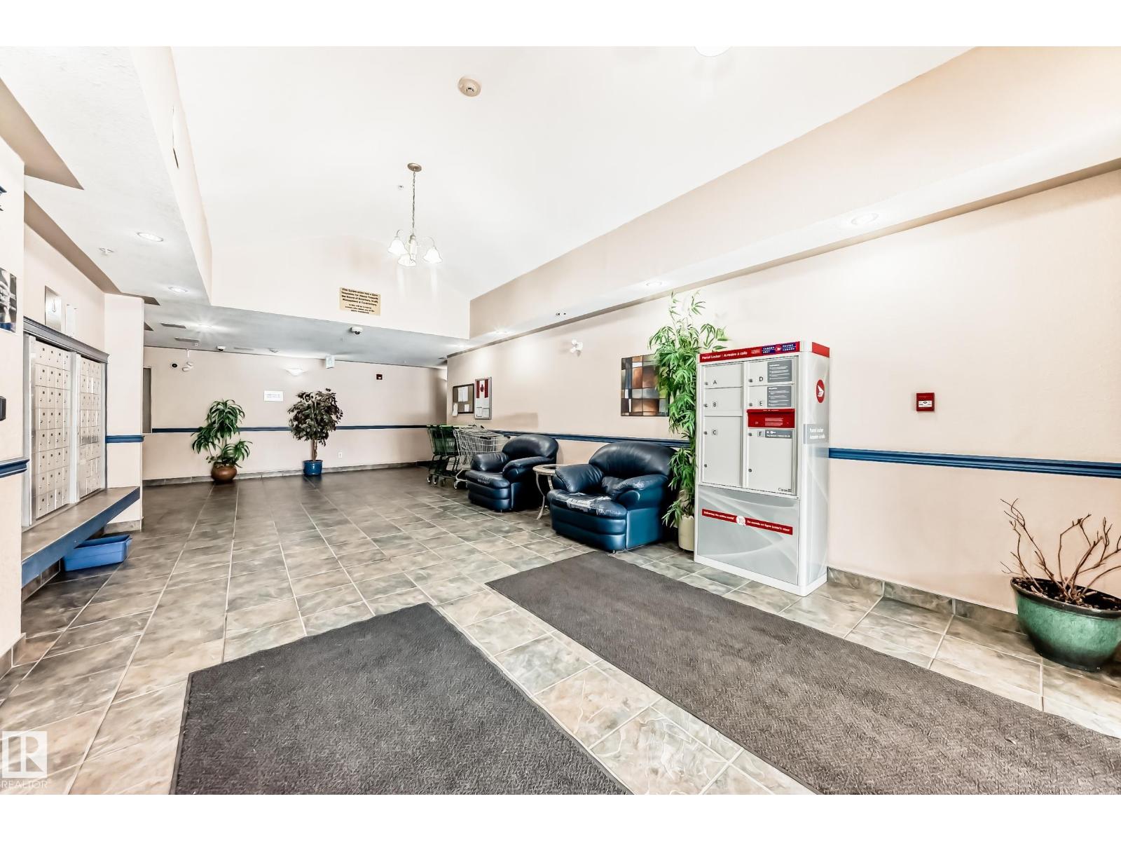 #102 16221 95 ST NW, Edmonton