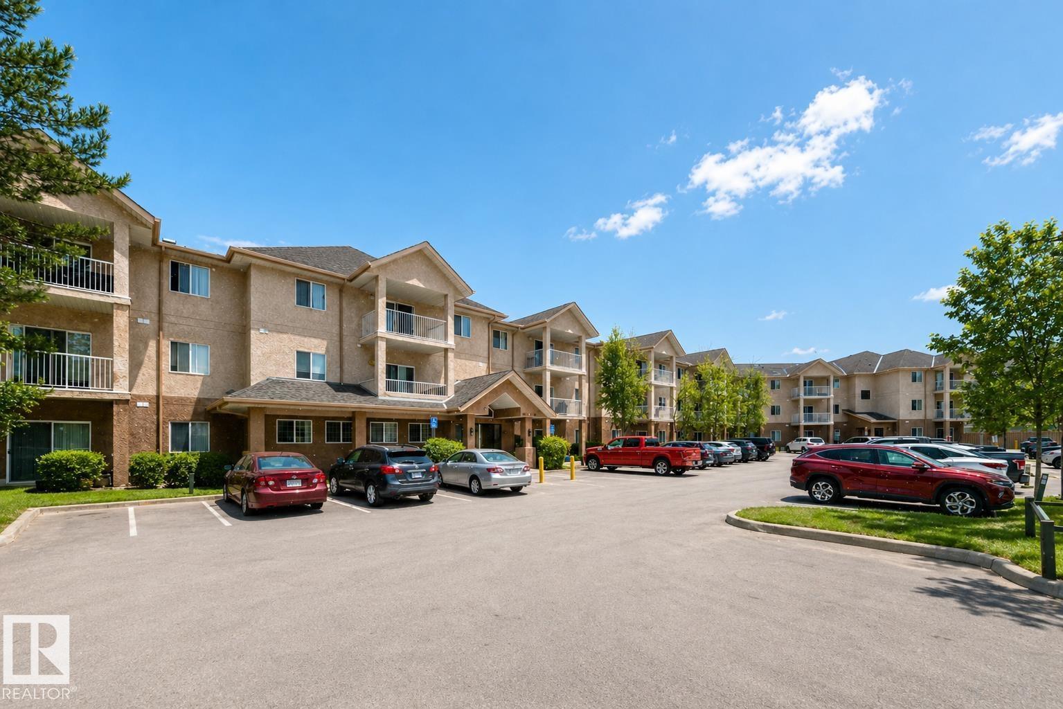 #102 16221 95 ST NW, Edmonton