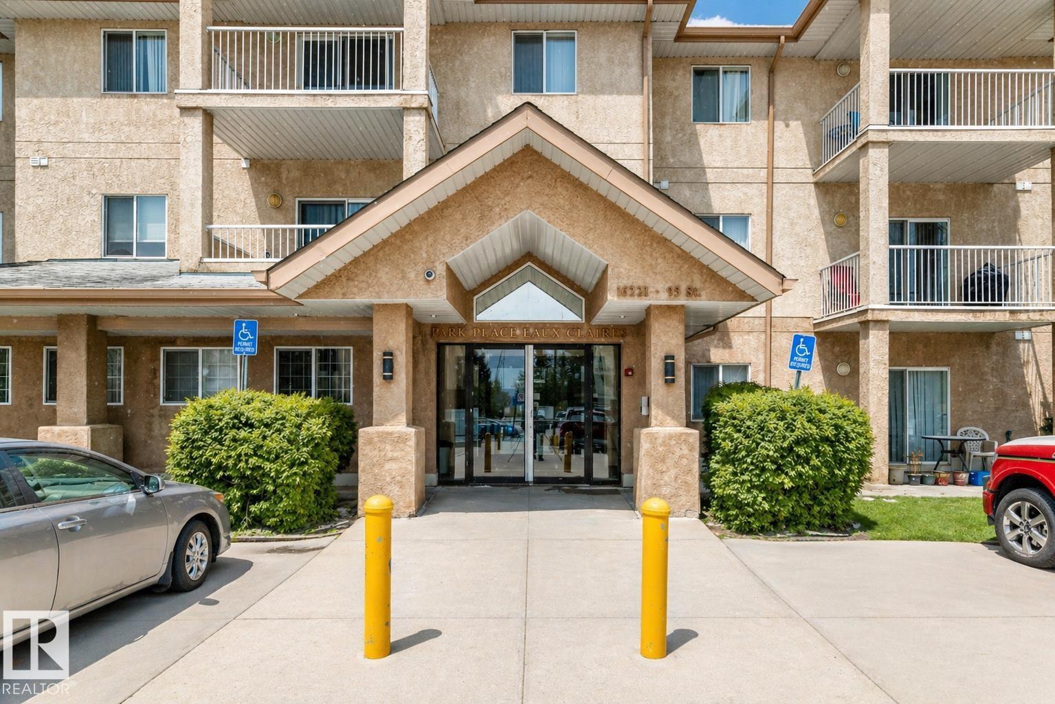 #102 16221 95 ST NW, Edmonton