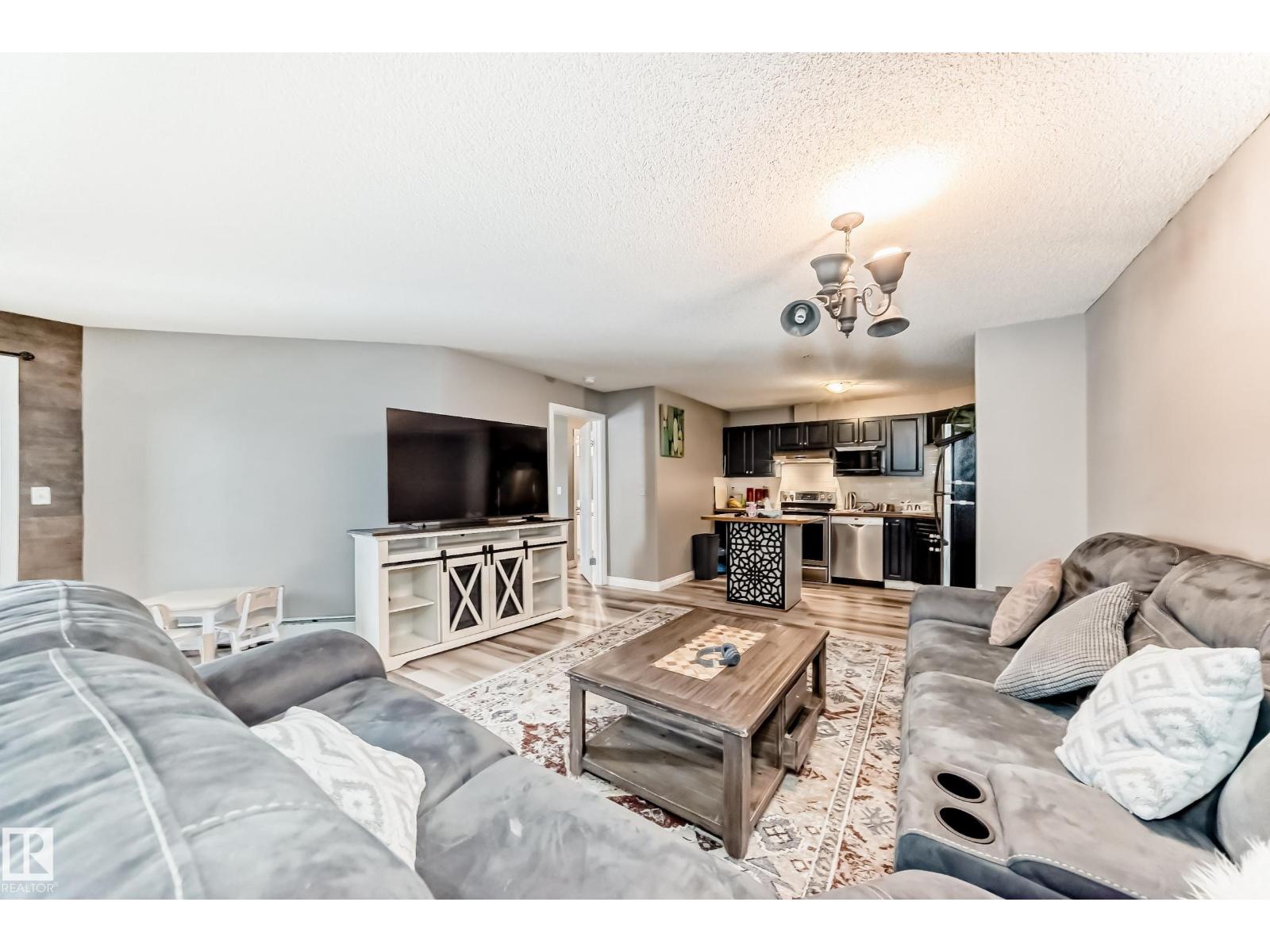 #102 16221 95 ST NW, Edmonton