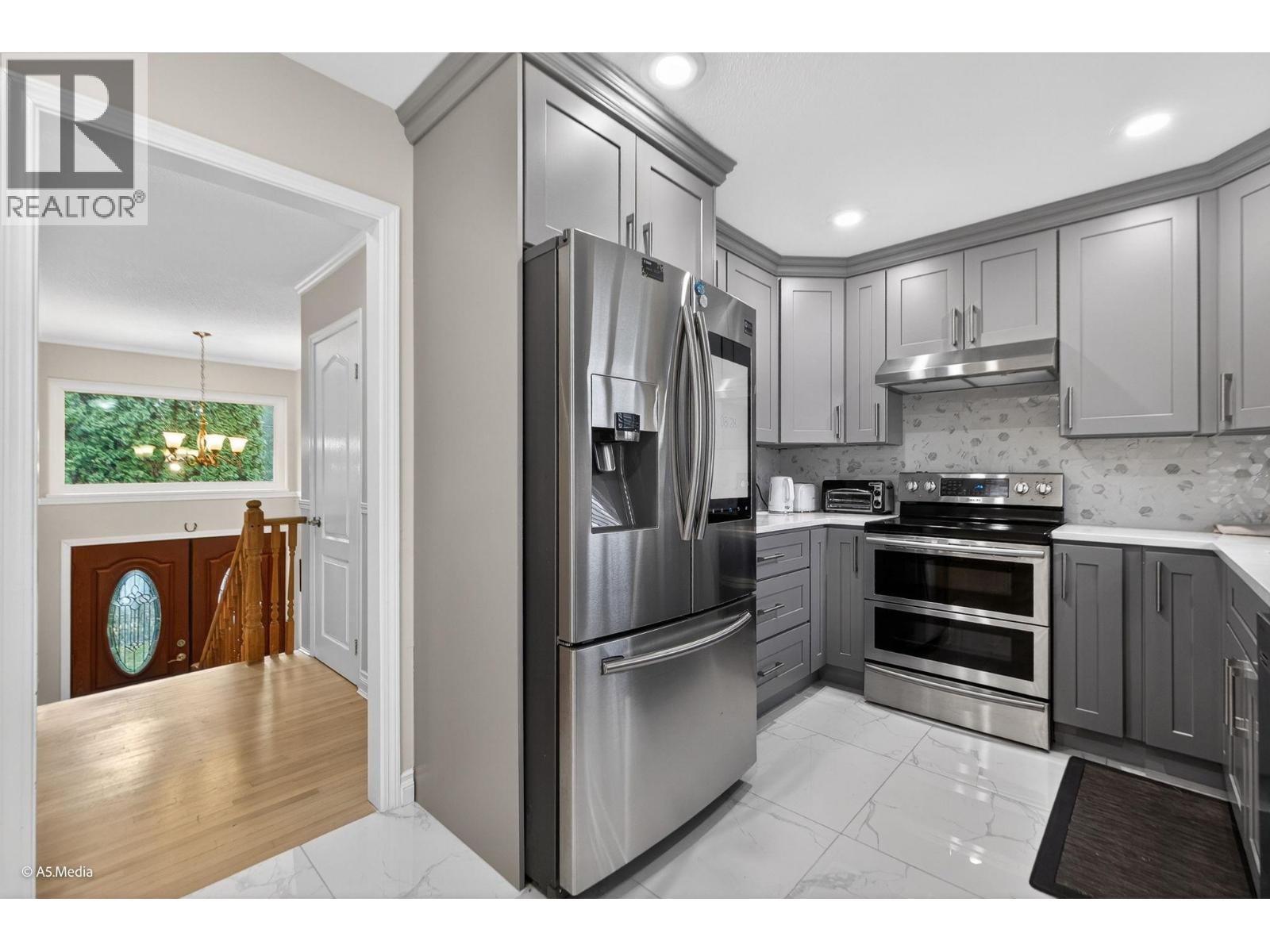 House in Maple Ridge - Image 27
