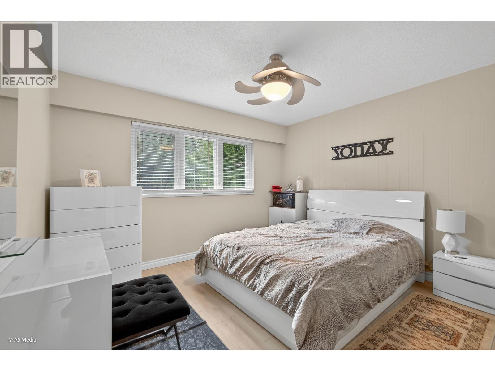 House in Maple Ridge - Image 16
