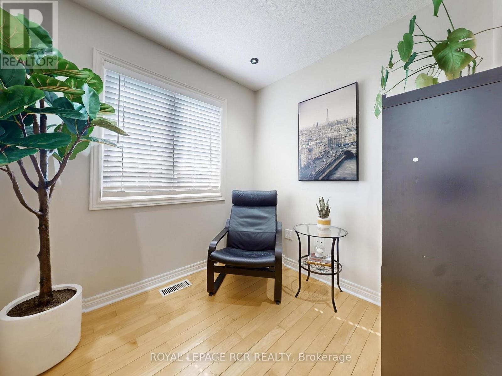 28 WAKELY BOULEVARD - 23