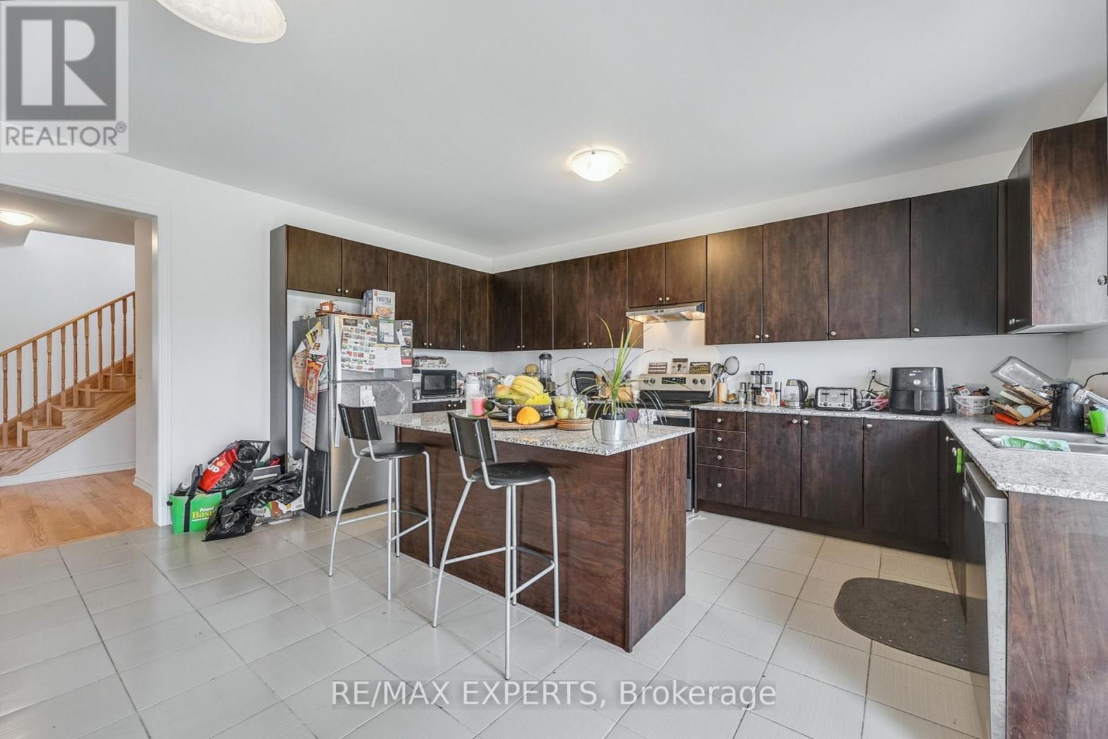 360 RUSSELL STREET - 10