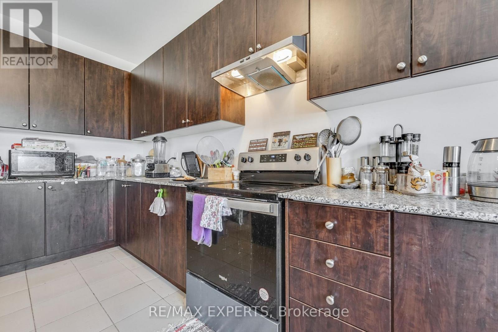360 RUSSELL STREET - 13