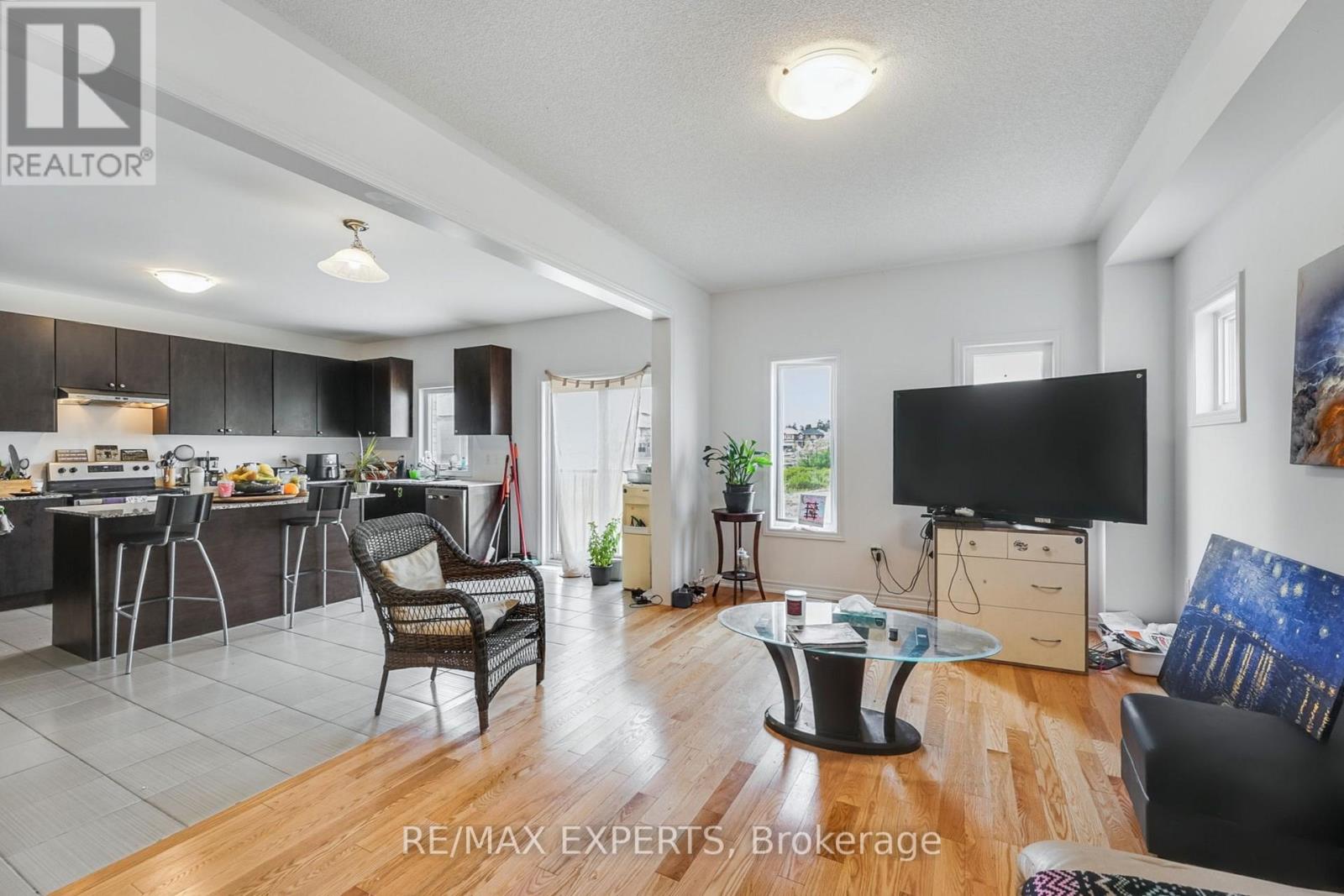 360 RUSSELL STREET - 14