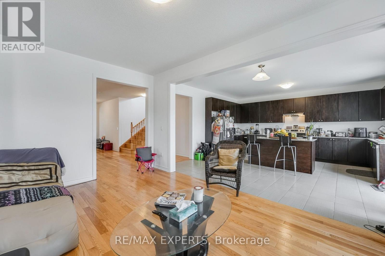 360 RUSSELL STREET - 15