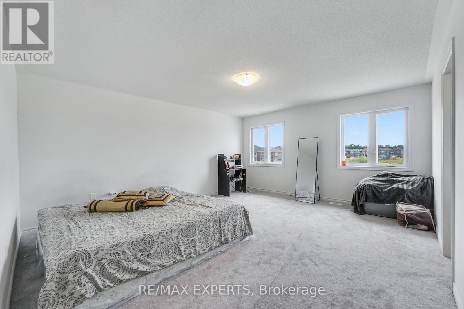 360 RUSSELL STREET - 18