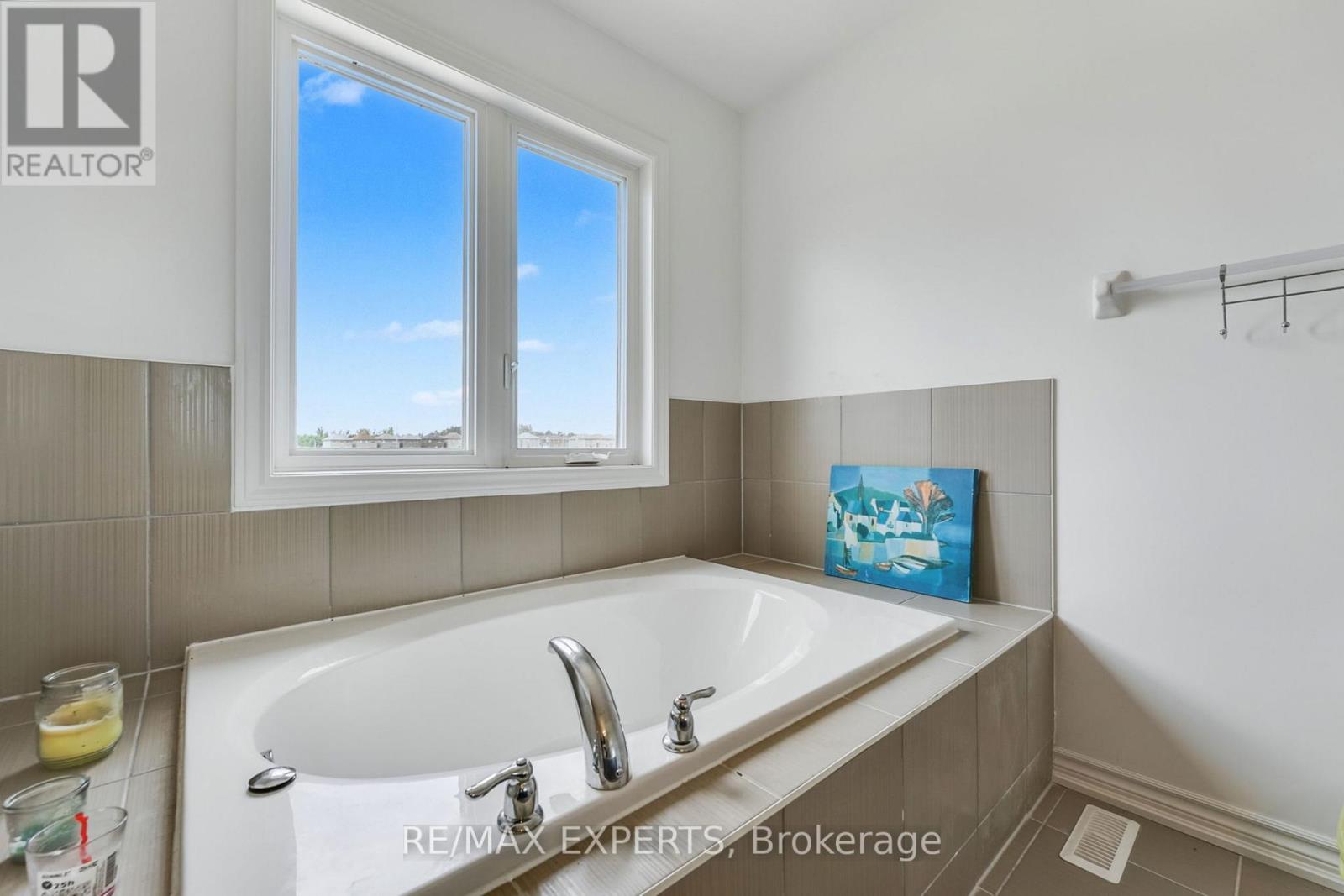 360 RUSSELL STREET - 22
