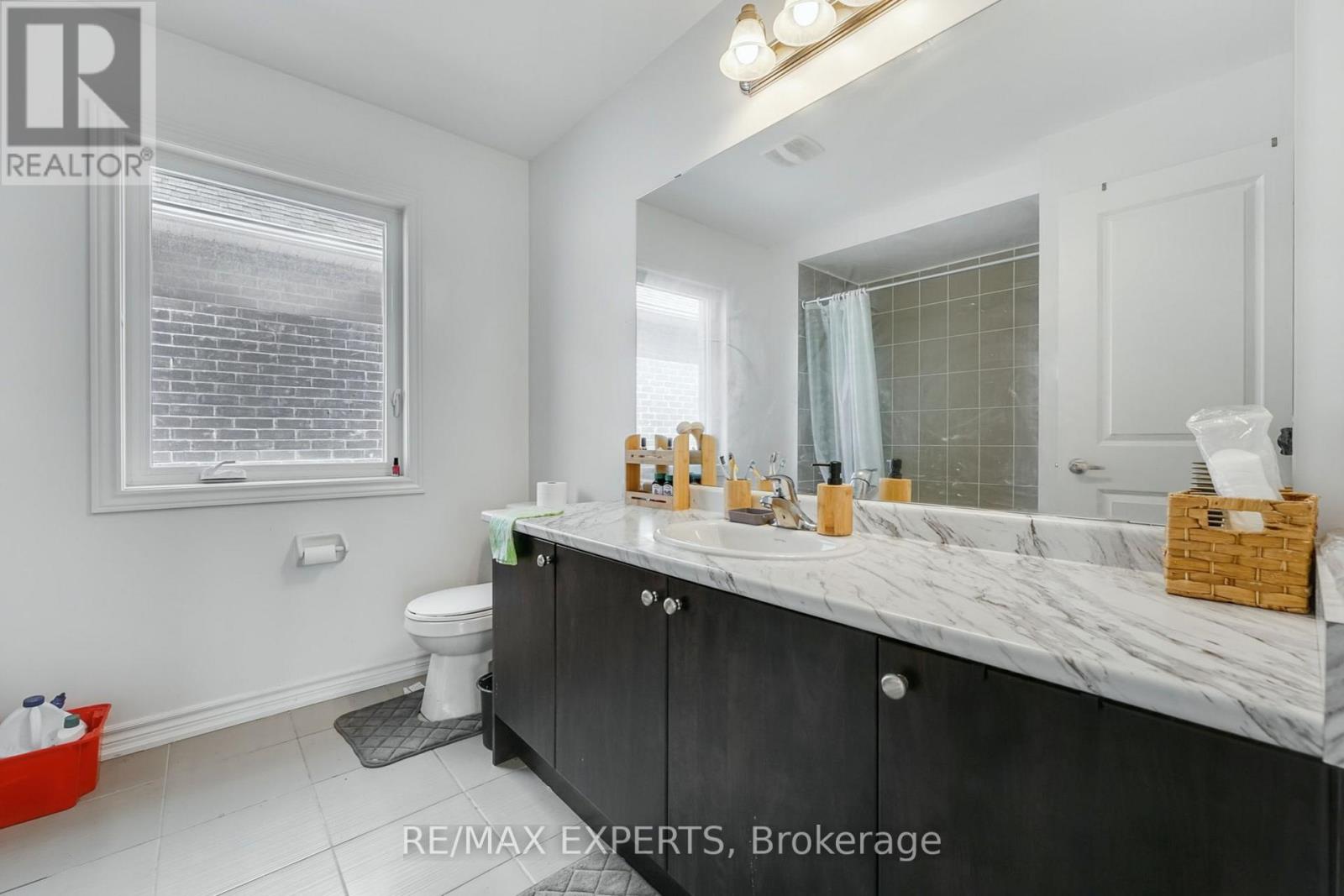 360 RUSSELL STREET - 25