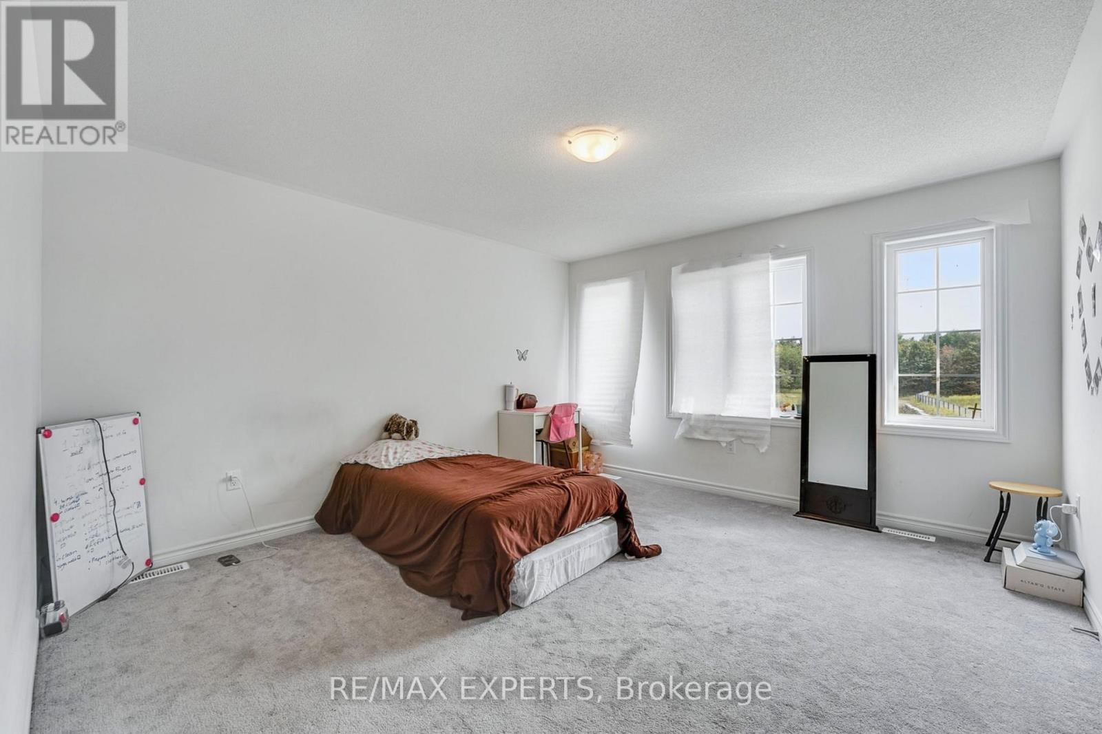 360 RUSSELL STREET - 27
