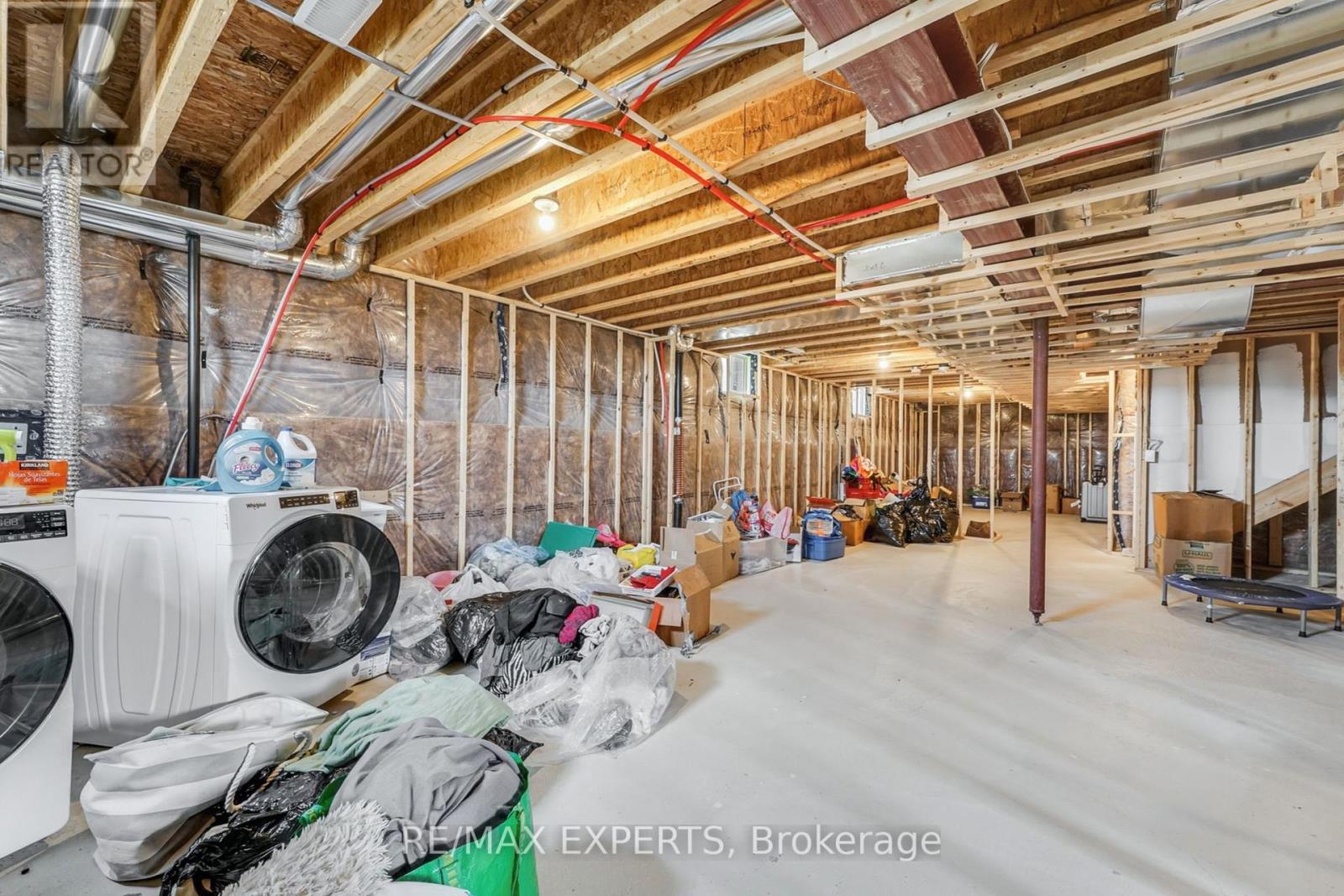360 RUSSELL STREET - 32