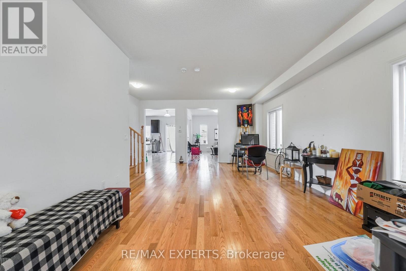 360 RUSSELL STREET - 6