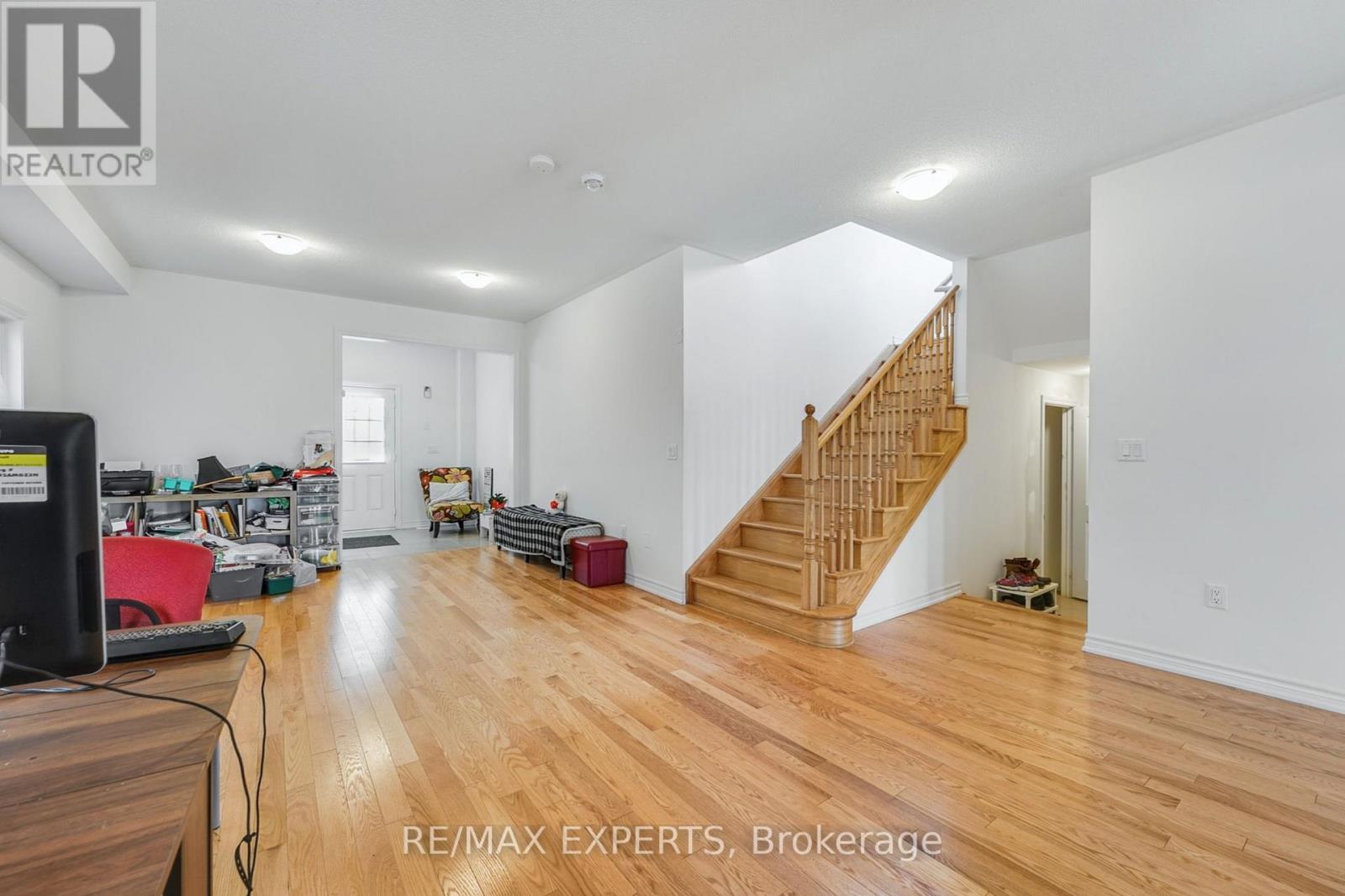 360 RUSSELL STREET - 8