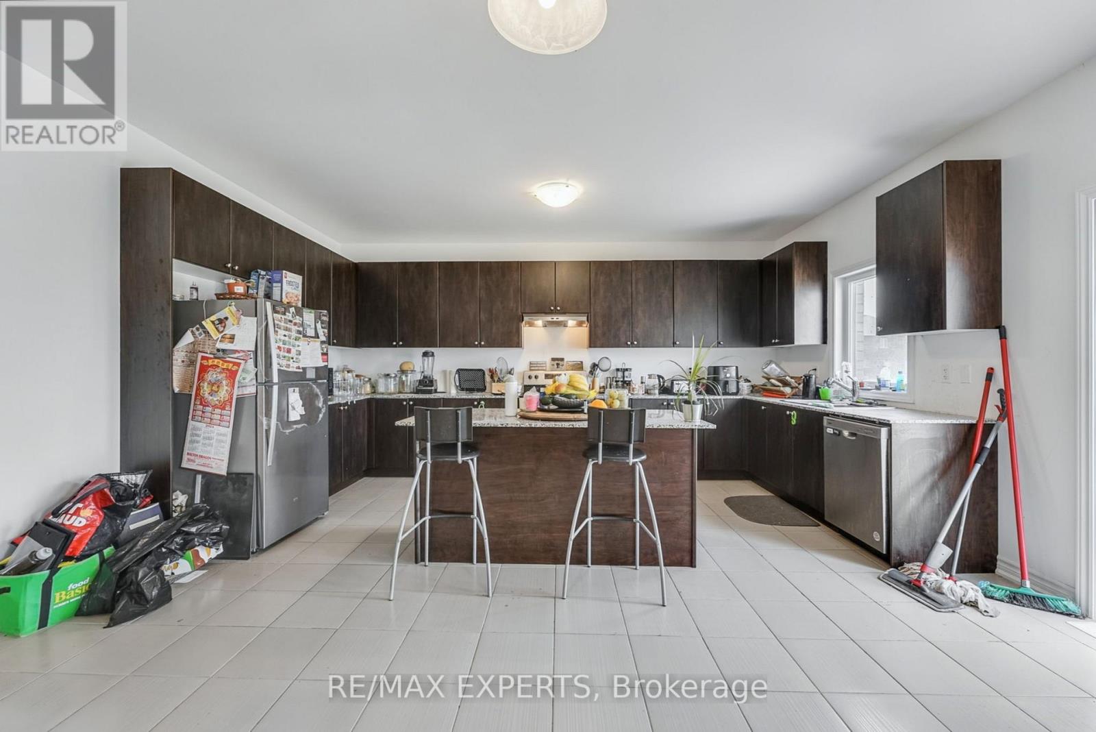 360 RUSSELL STREET - 9