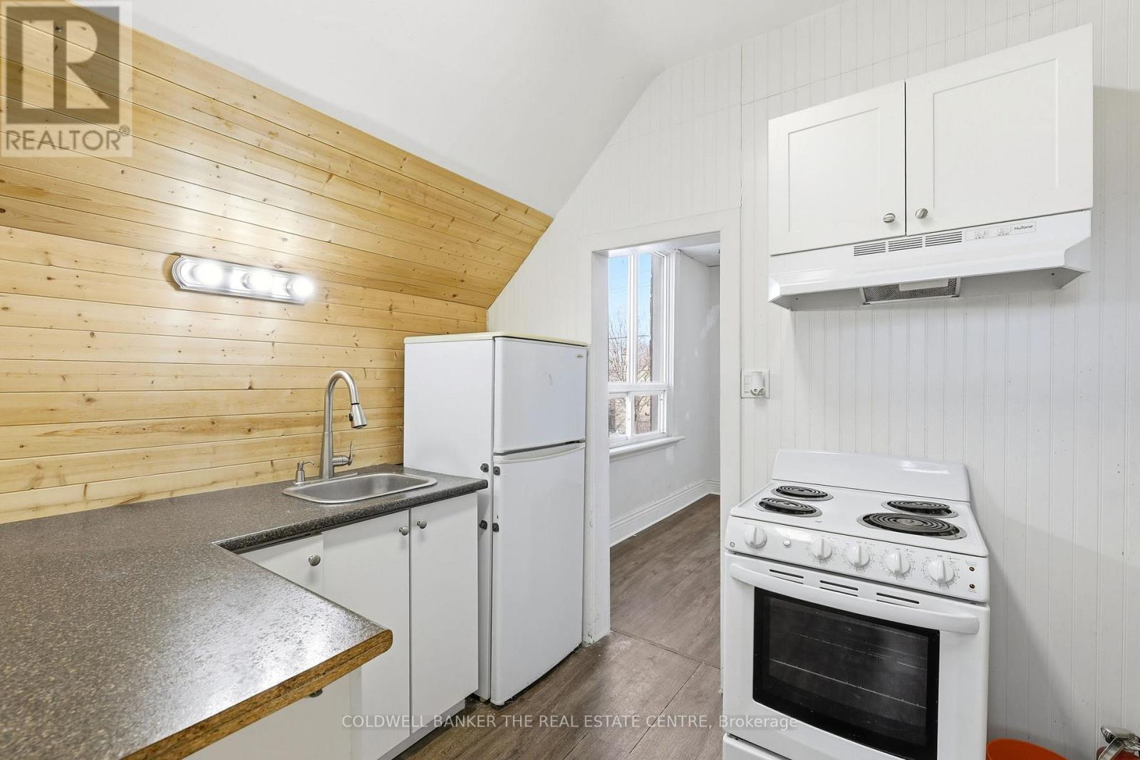281 EGERTON STREET - 8