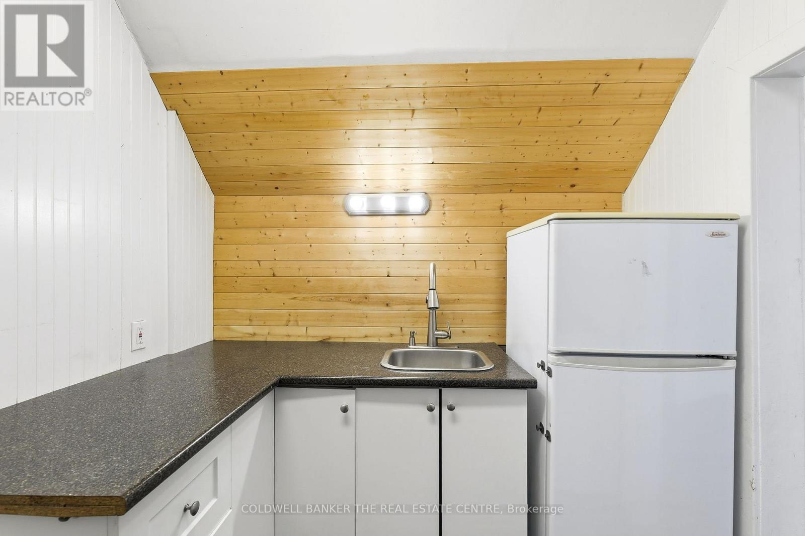 281 EGERTON STREET - 9